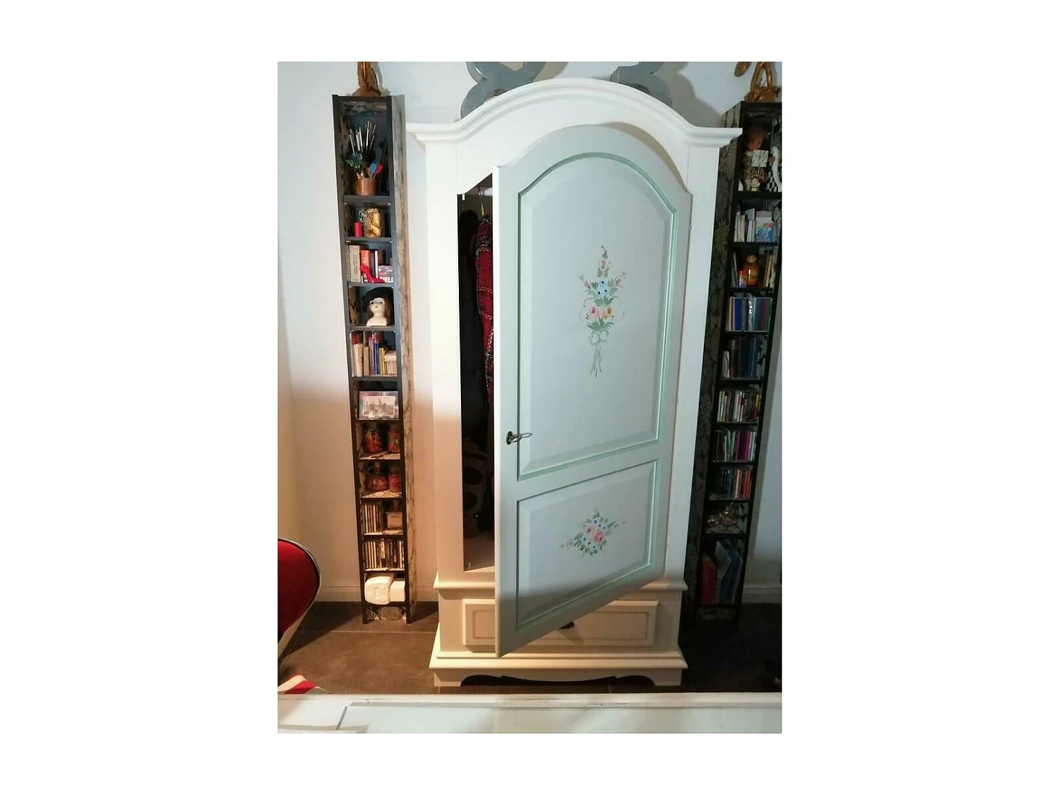 MOBILI 2G - ARMADIO 1 PORTA IN LEGNO SHABBY BIANCO DECORATO 96X56X196 (584)