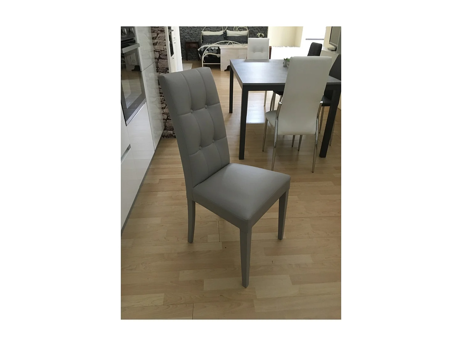 MOBILI 2G - SET 2 SEDIE MODERNE IN ECOPELLE 4 BOTTONI GRIGIO (675)