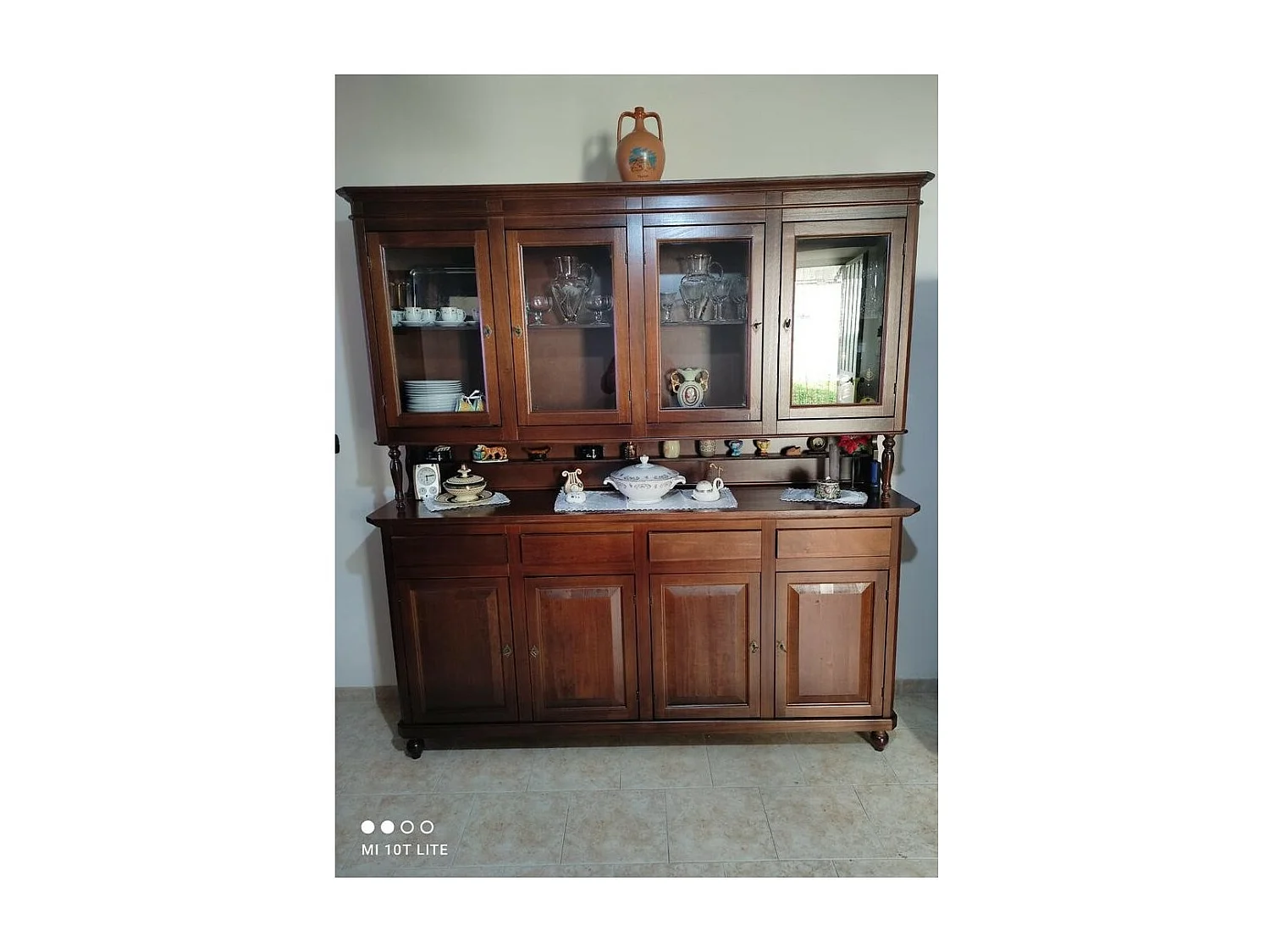 MOBILI 2G - CRISTALLIERA ARTE POVERA 4 PORTE IN LEGNO TINTA NOCE 196X43X208 (508)