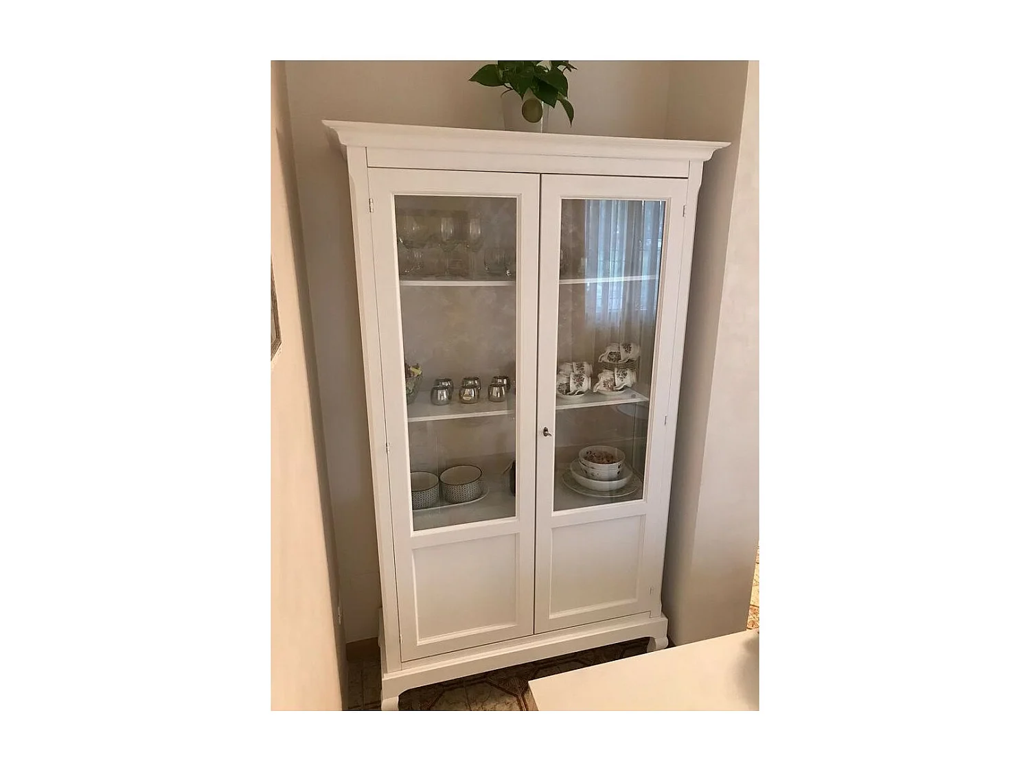 MOBILI 2G - VETRINA ARTE POVERA 2 ANTE IN LEGNO BIANCO L.126 P.44 H.207 (1423)