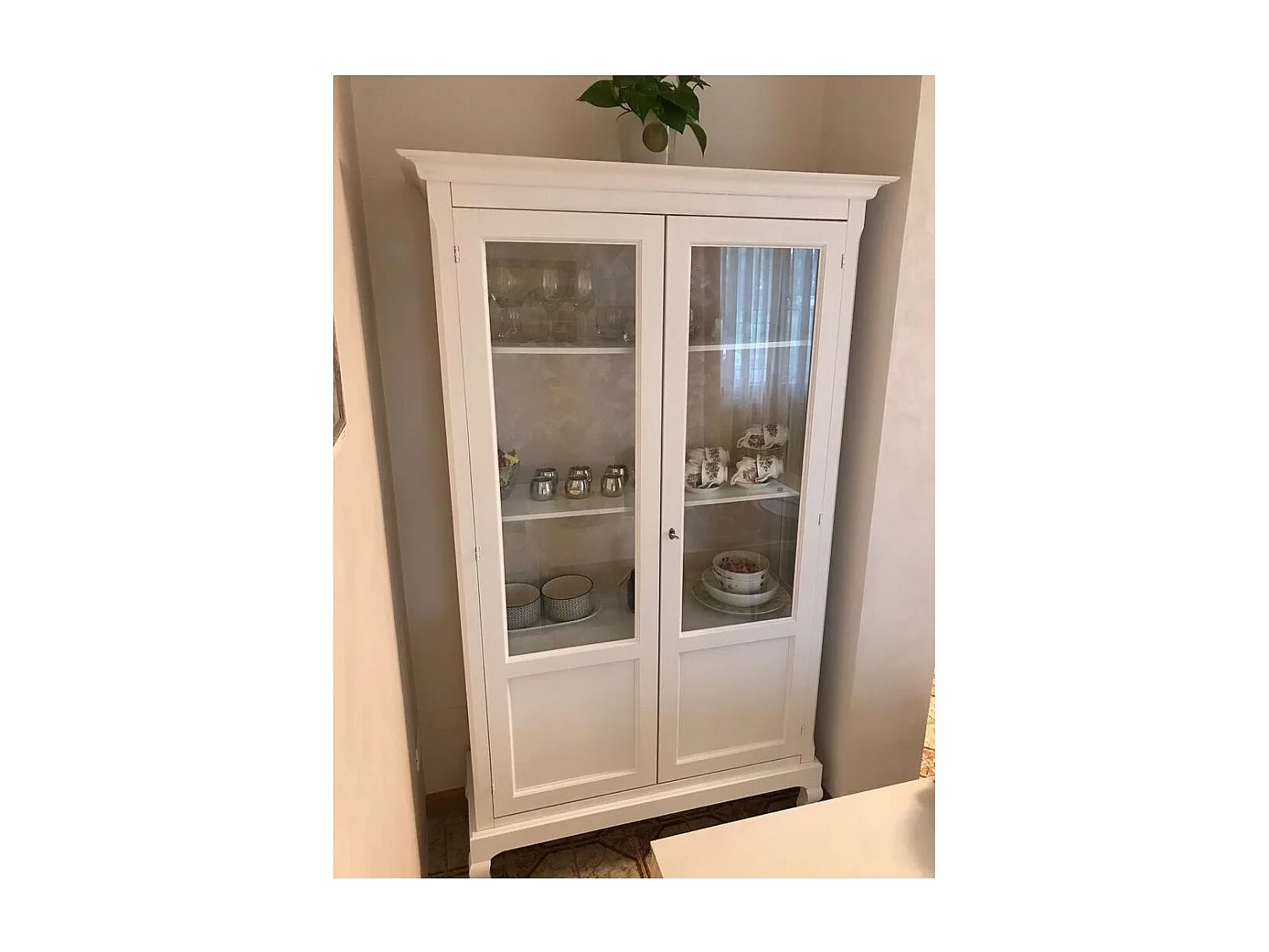 MOBILI 2G - VETRINA ARTE POVERA 2 ANTE IN LEGNO BIANCO L.126 P.44 H.207 (1423)