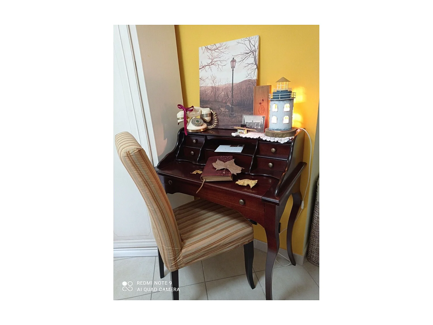 MOBILI 2G - SCRIVANIA IN LEGNO ARTE POVERA 6 CASSETTI TINTA NOCE 78x49x96 (532)