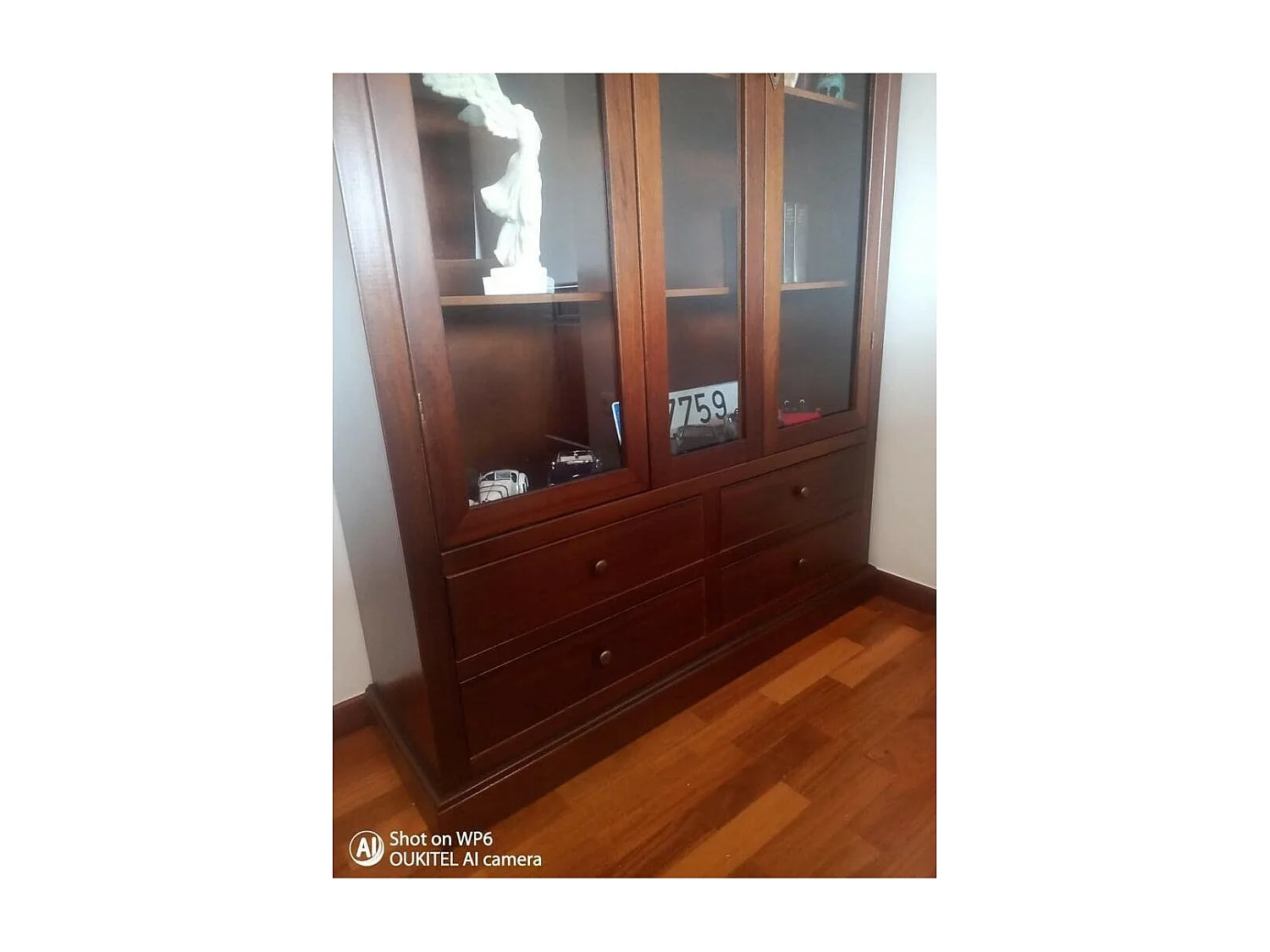 MOBILI 2G - VETRINA 2 PORTE 4 CASSETTI ARTE POVERA LEGNO TINTA NOCE 119X40X185 (389)