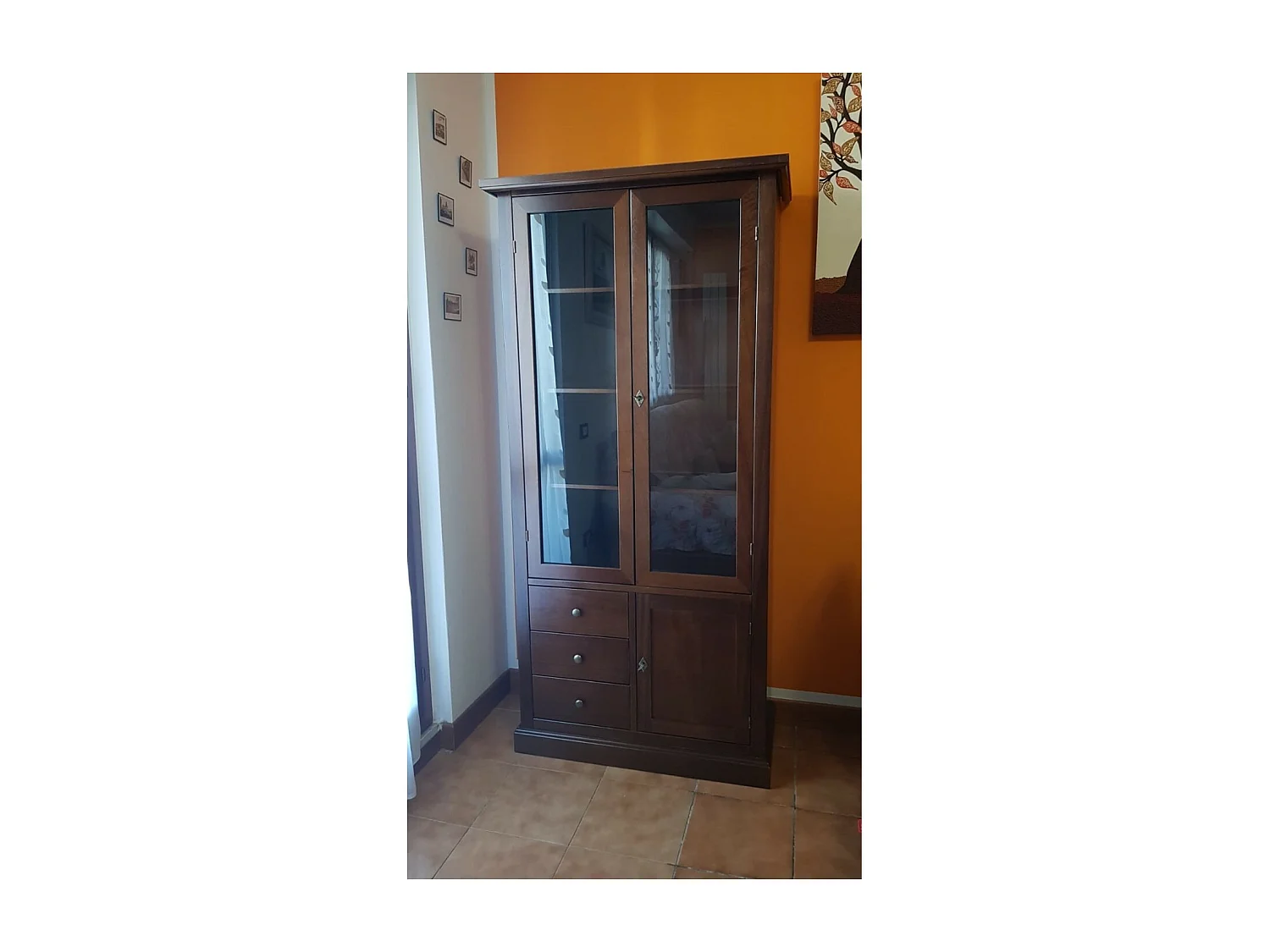 MOBILI 2G - VETRINA 3 ANTE ARTE POVERA IN LEGNO TINTA NOCE 90X41X186 (388)