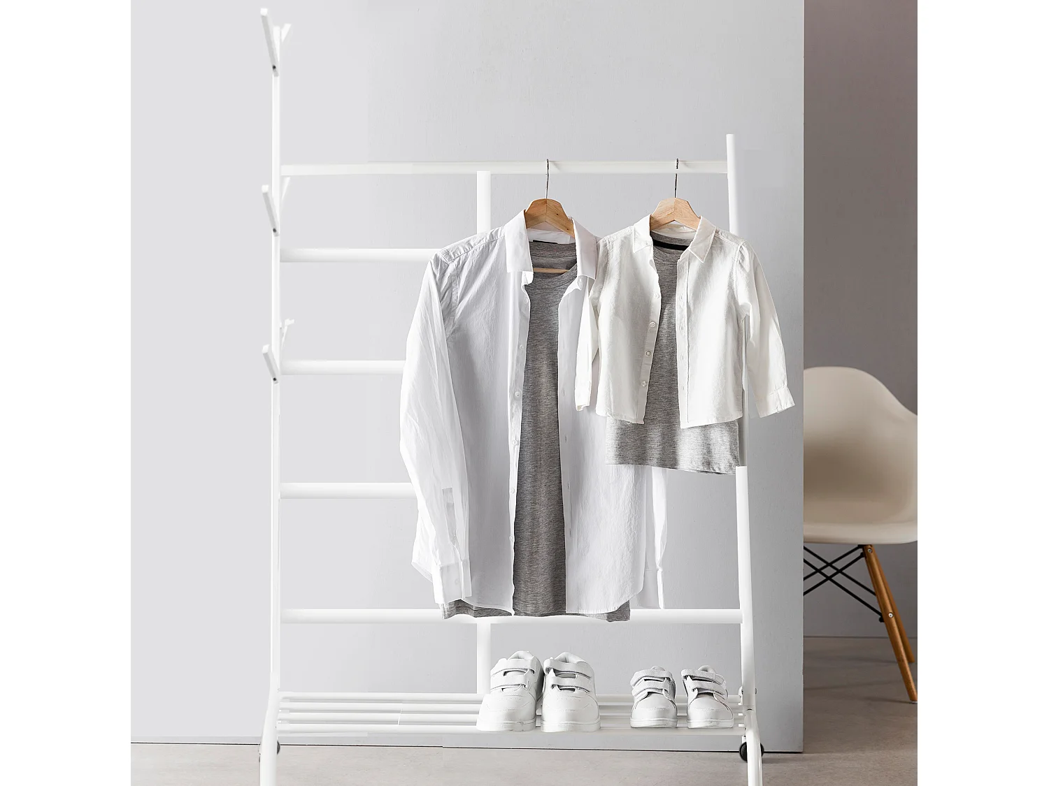 Meyvaser - Vestidor portatil, Perchero portátil con ruedas de 180x100x35 Cm y 6 Ganchos en madera color blanco.