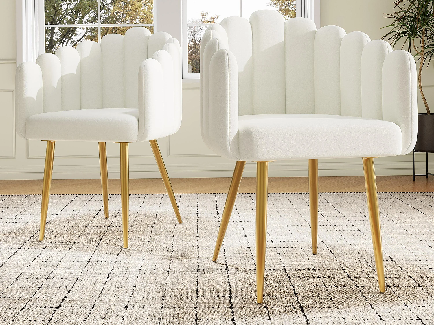 Lot de 2 chaises en velours - dossier en forme d'éventail - cadre en fer plaqué or - Blanc & Doré