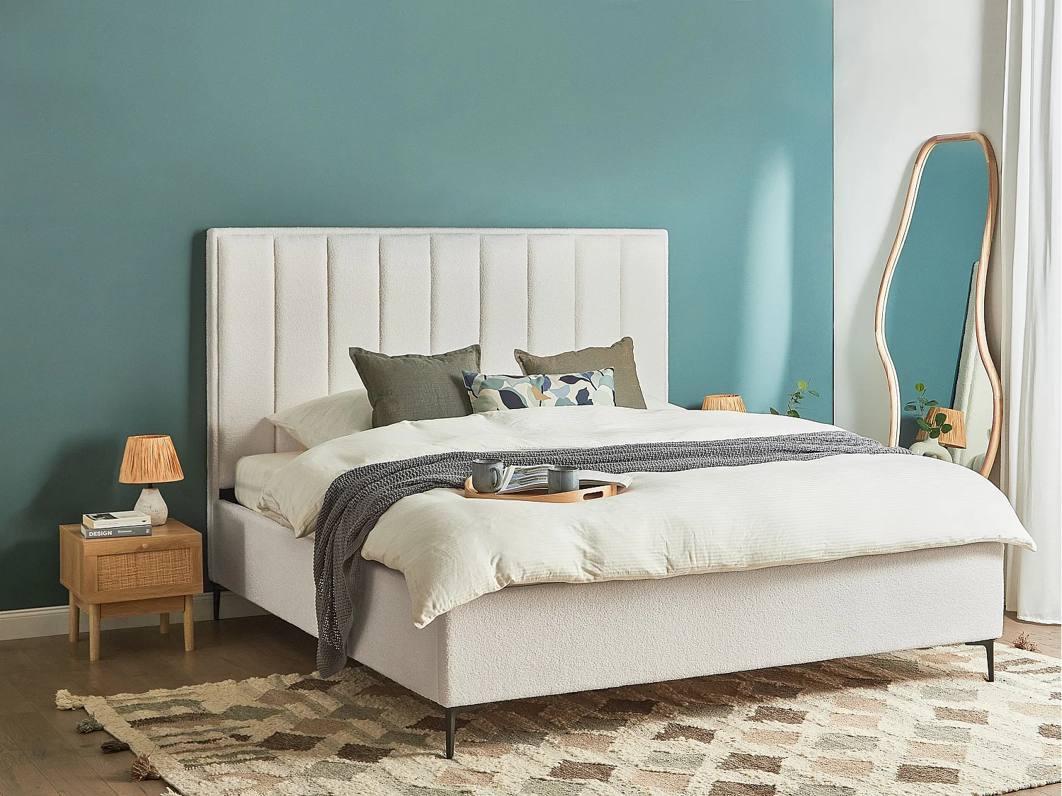 Lit ottoman Bouclé SEZANNE 180 x 200 cm Blanc cassé