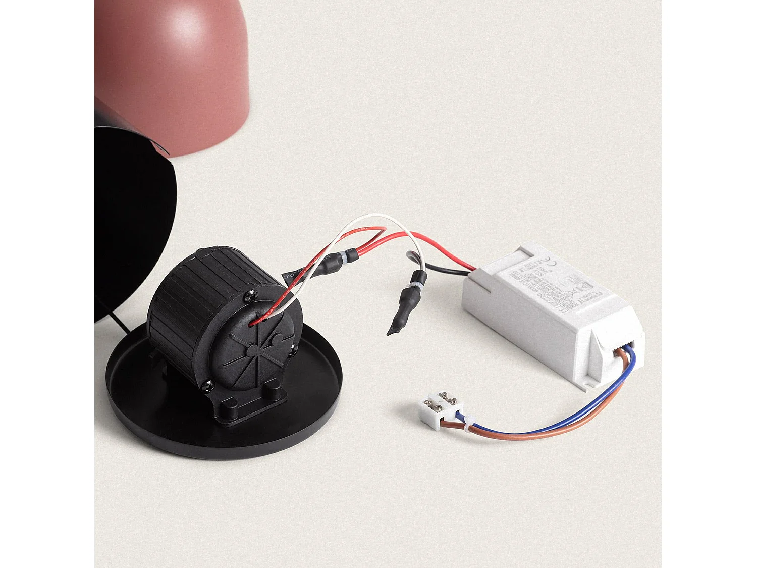 Lampada a Sospensione LED 8W Regolabile in Altezza in Metallo Arya Marrone