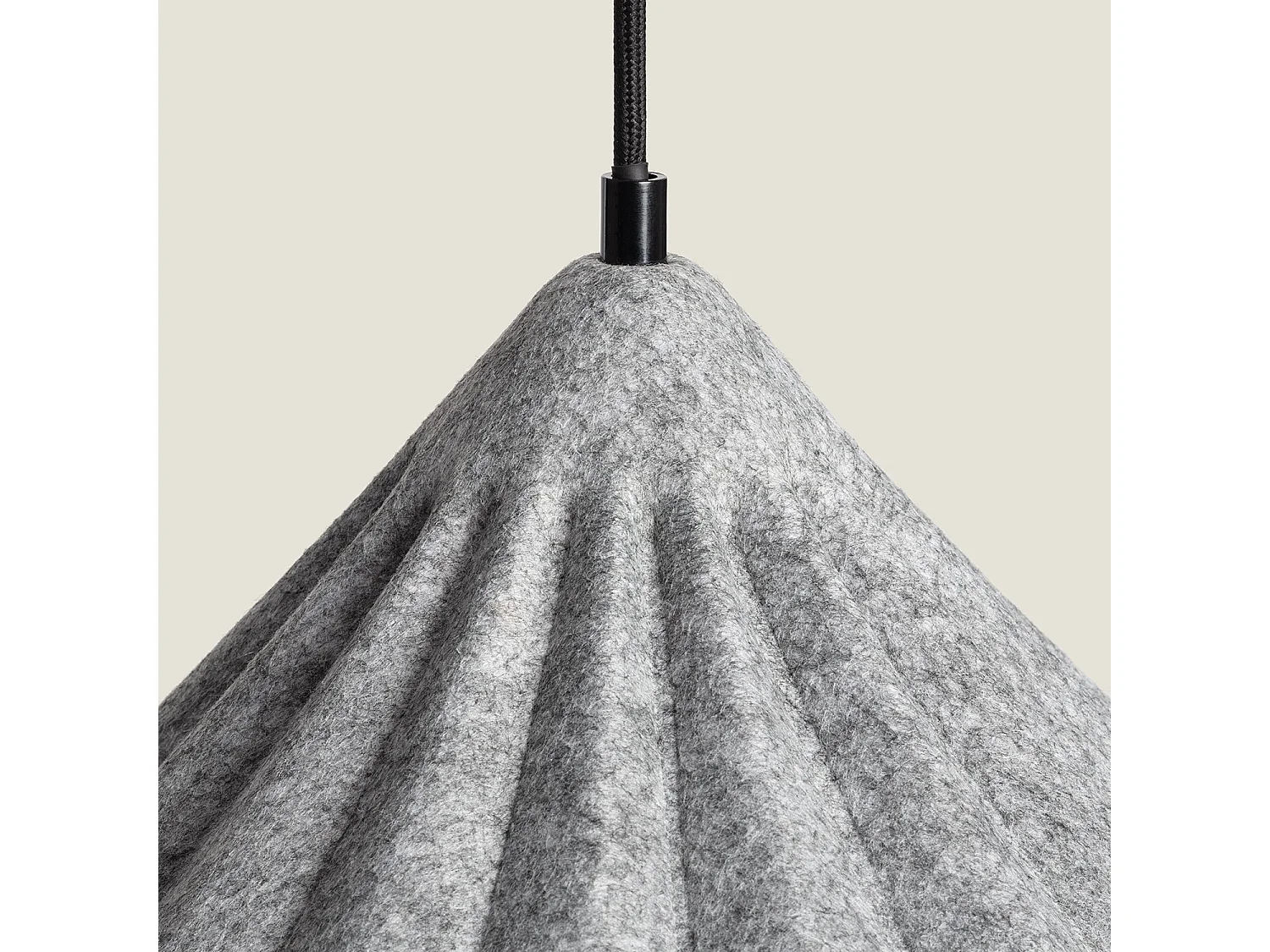 Suspension Feutre Baktya  Gris