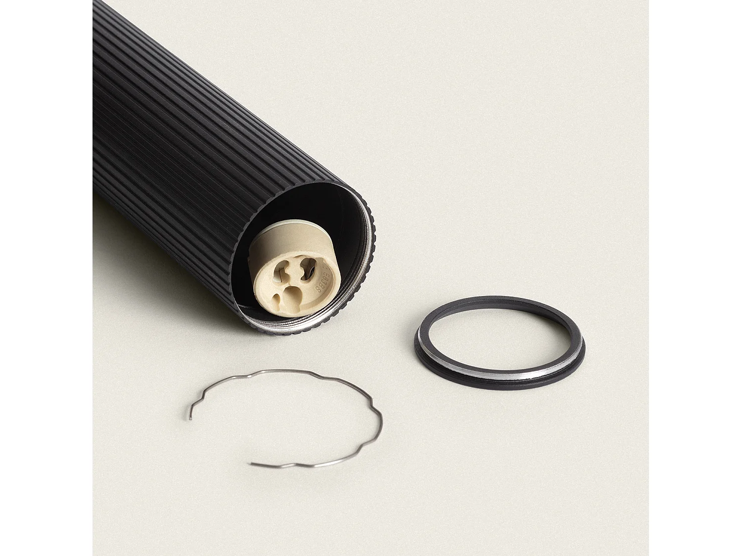 Suspension Aluminium Aritz 1 Spot Noir