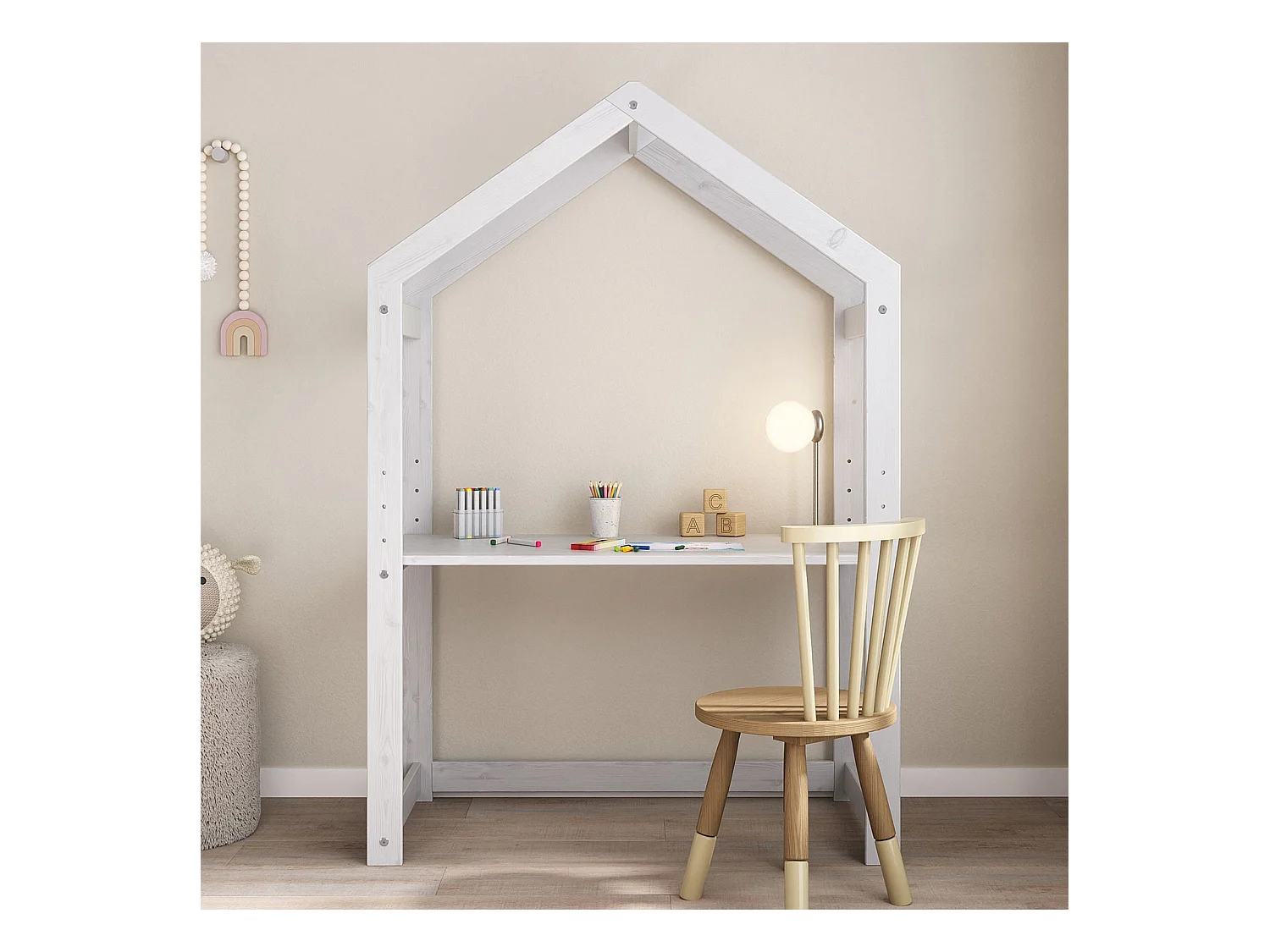 Bureau cabane enfant réglable LIA Montessori en bois massif blanc, plateau évolutif en hauteur qui s'adapte à la croissance