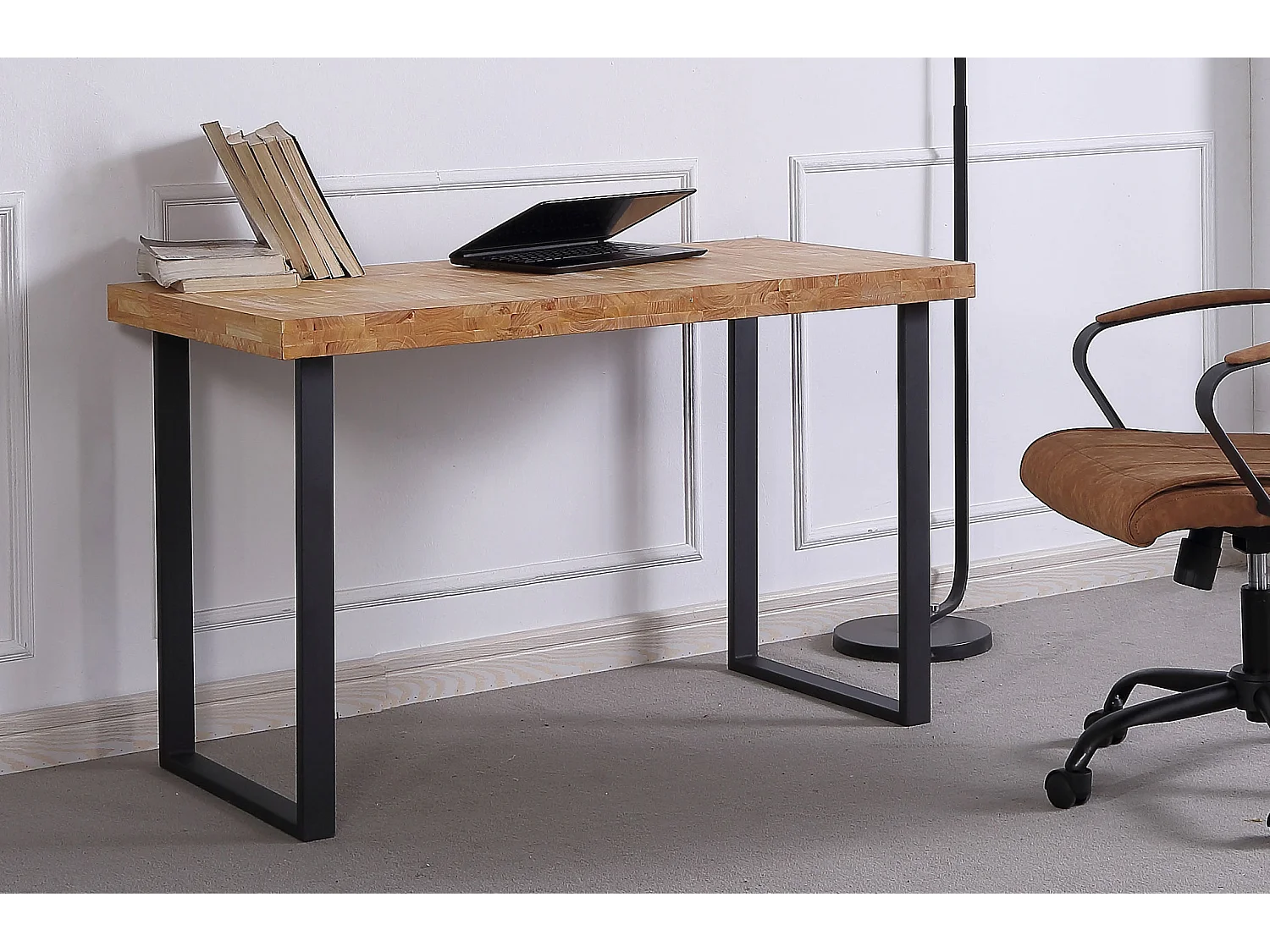 Table de bureau coloris chêne nordique / pieds noir - Longueur 120 x largeur 60 x hauteur 73 cm