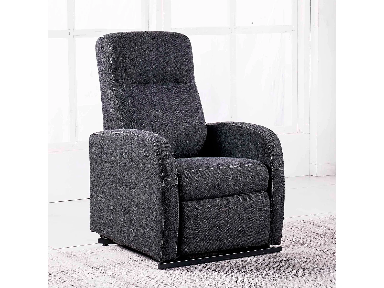 Fauteuil relax en tissu coloris gris anthracite - Largeur 70 x profondeur 77 cm