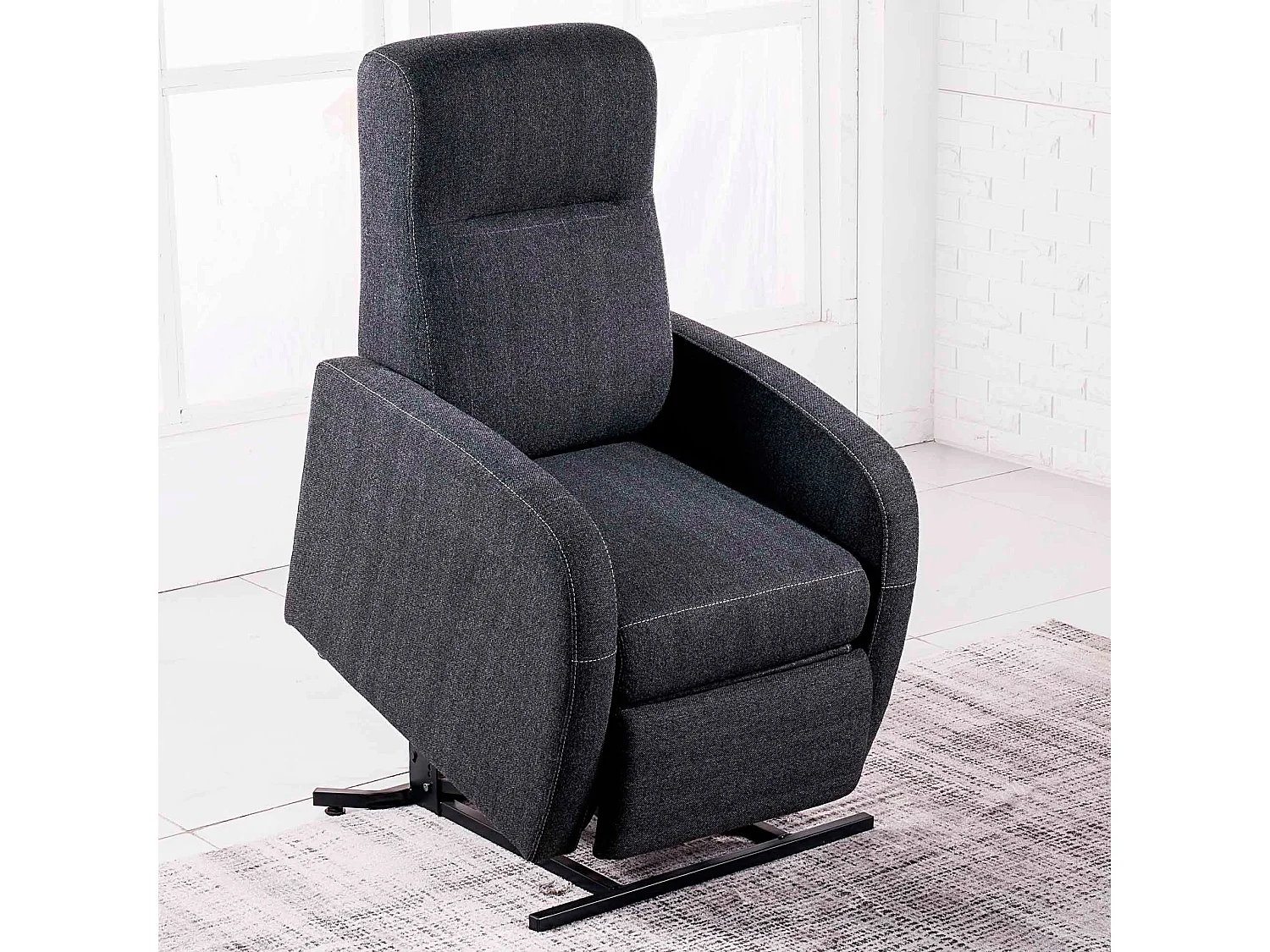 Fauteuil relax en tissu coloris gris anthracite - Largeur 70 x profondeur 77 cm