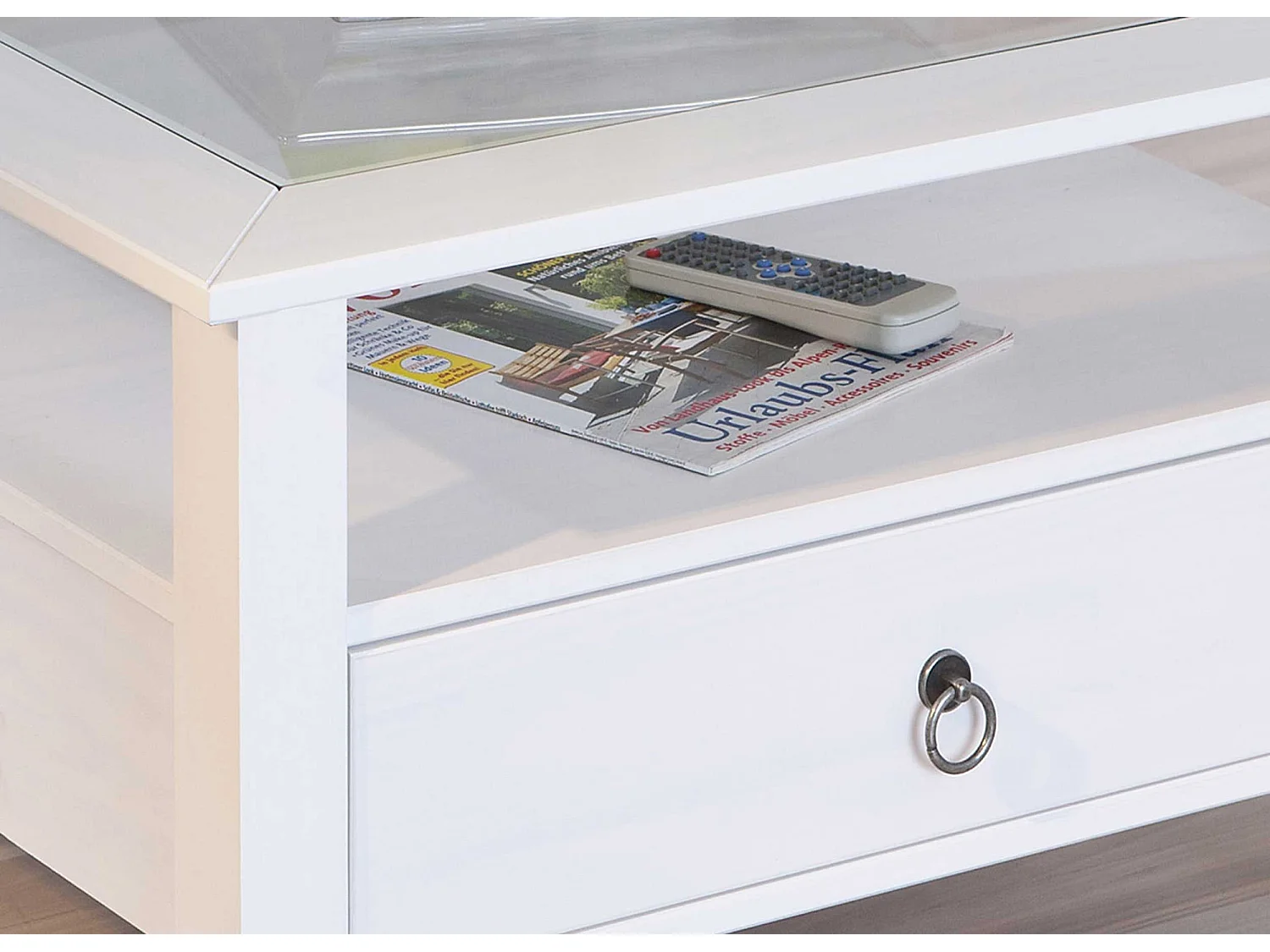 Table Basse en Pin Massif "Abigael" 115x60cm Blanc