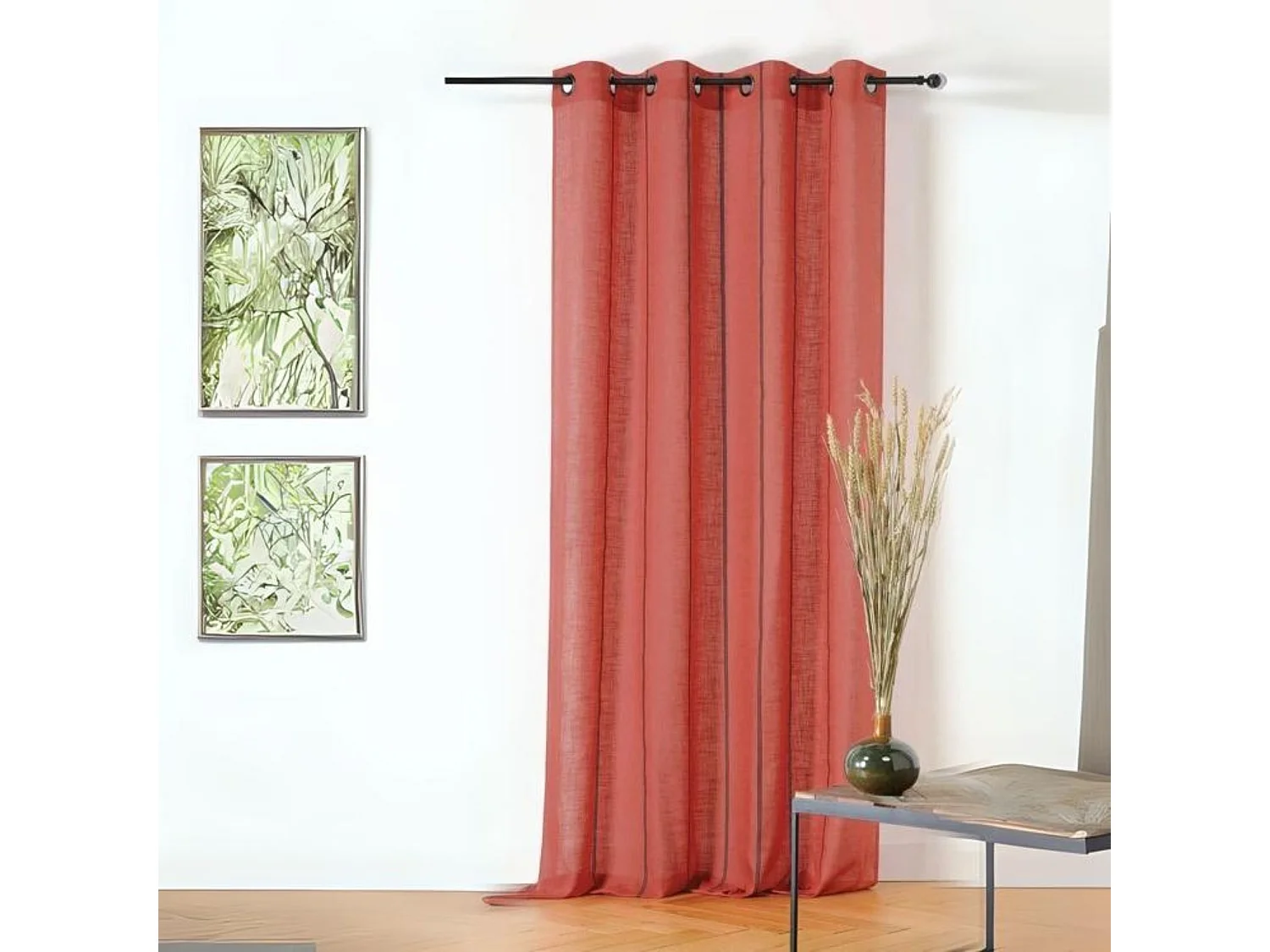 Voilage aux fines rayures noires