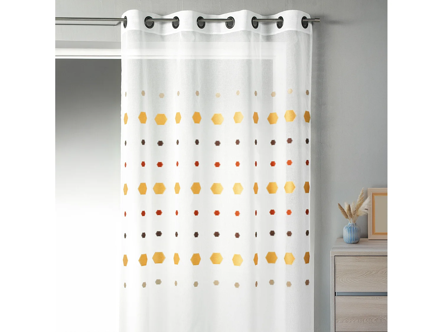 Visillo en jacquard con estampado hexagonal