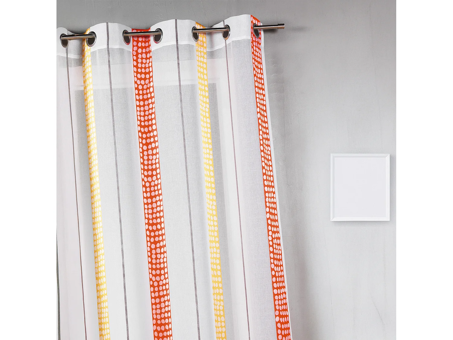 Voilage en étamine à rayures verticales à pois