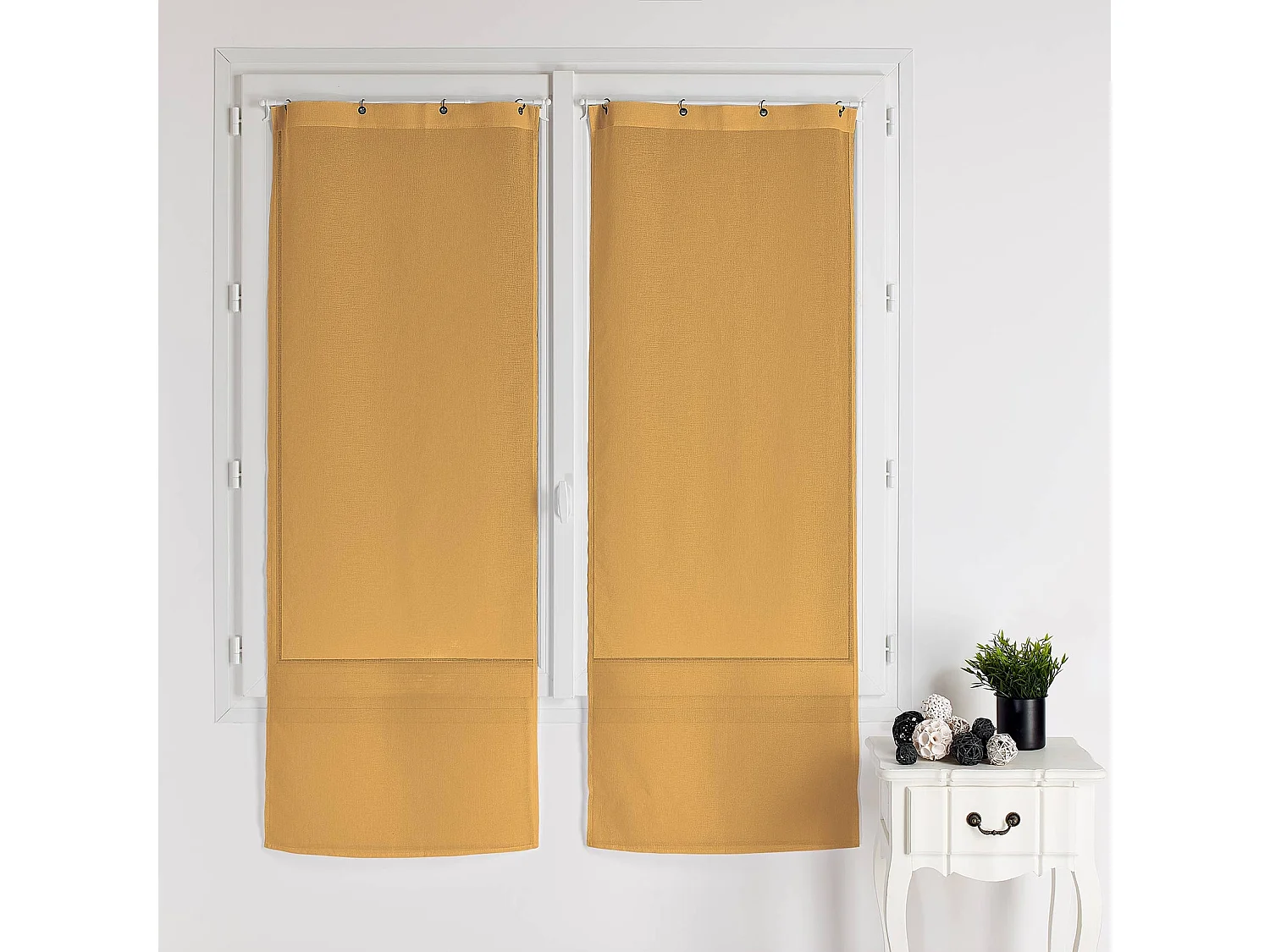 Paire de petits voilages à anneaux noirs et amovibles