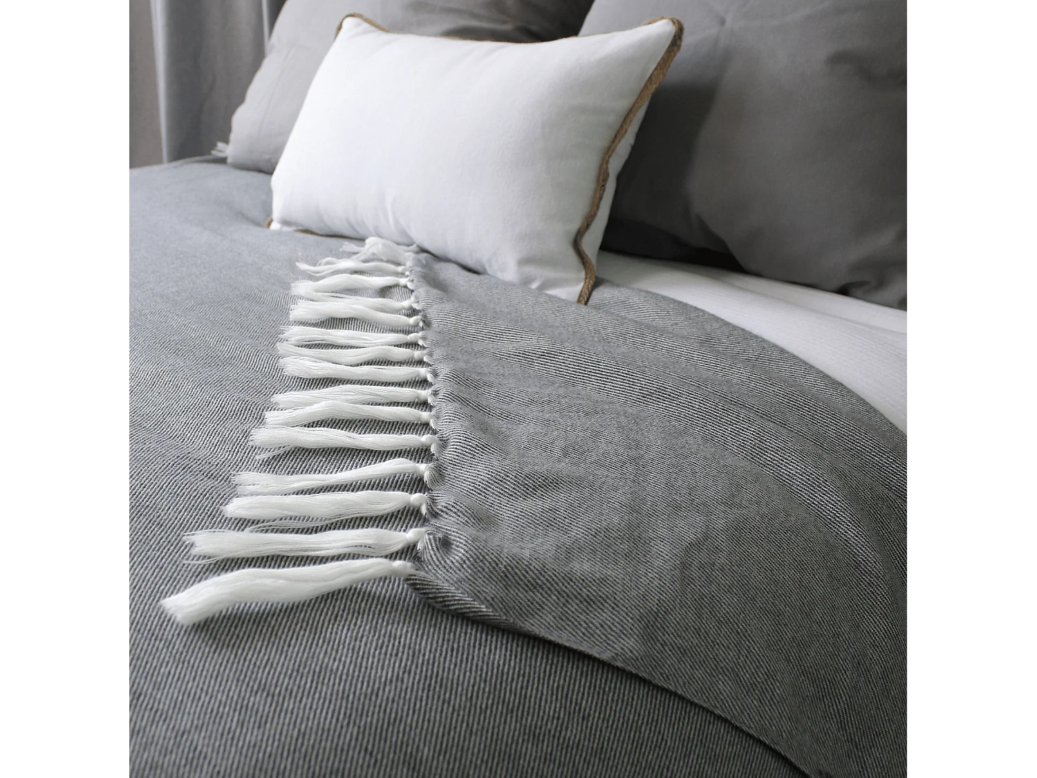 Plaid Uni à Franges XL "Dobby" 180x220cm Gris Foncé