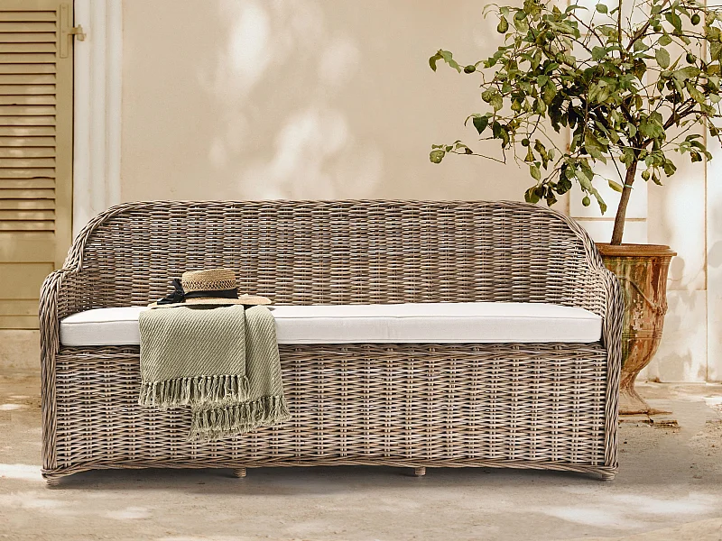 3-Sitzer Gartensofa mit Armlehnen Rattan naturfarben Auflagen beige Boho Susua