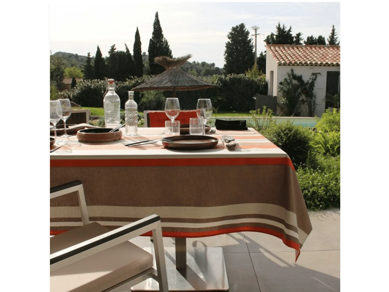Mantel plastificado a rayas para uso exterior