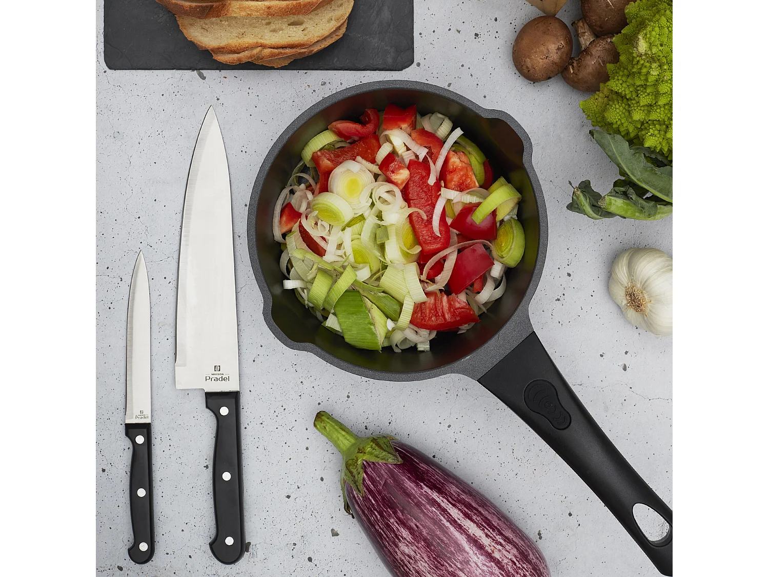 Casserole en Fonte Aluminium M6 de 18cm pour une cuisine polyvalente