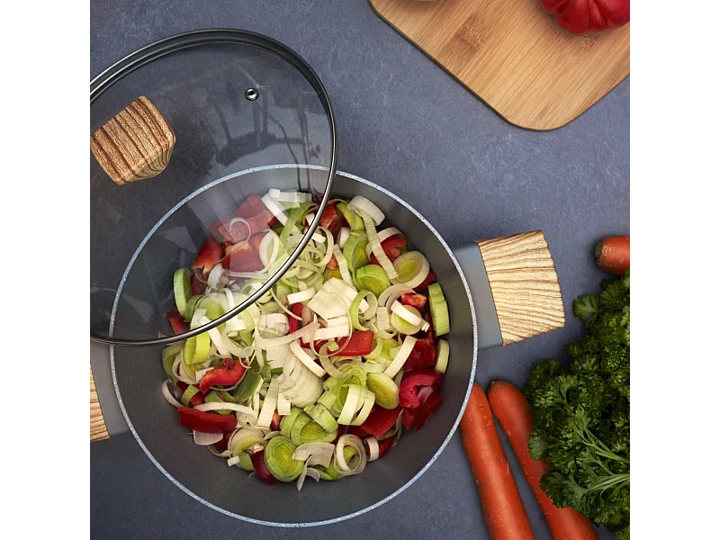 Faitout Aluminium Forgé avec Manche Effet Bois 28cm pour une cuisine savoureuse et sophistiquée