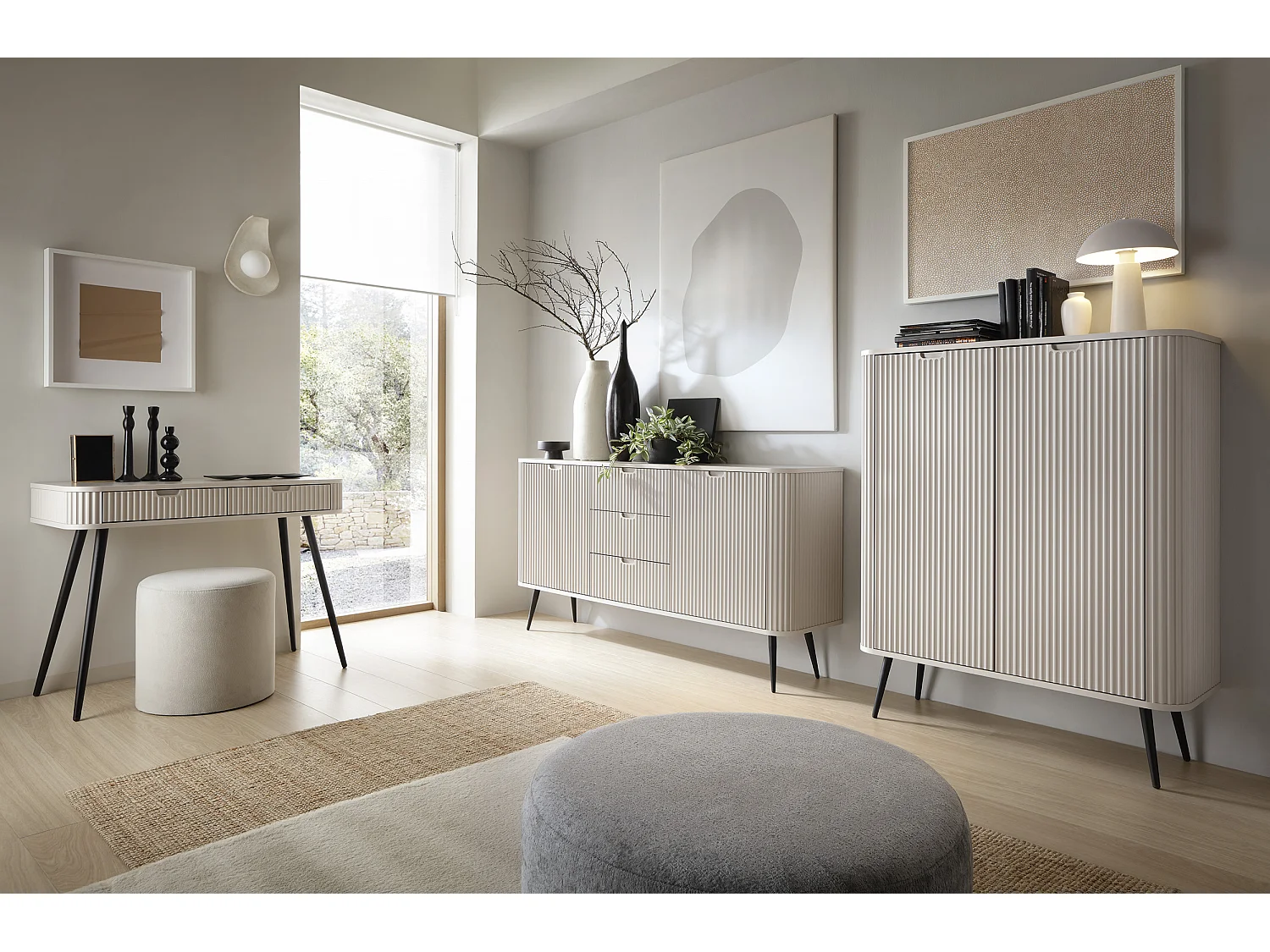 Brede ZOVA commode 168 cm met 3 lades, 2 kasten, vrije handgrepen – Moderne opbergoplossing met zwarte metalen poten 168/87/39 cm, kleur: Zwart