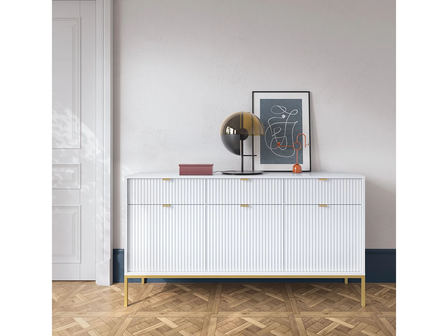 Elegante Kommode DomoHome NOVA – 154x83x39cm, Geriffelte Front, Goldene Griffe, Vielseitiges Design, 3 Schubladen und 3 Türen, Weiß, Goldrahmen