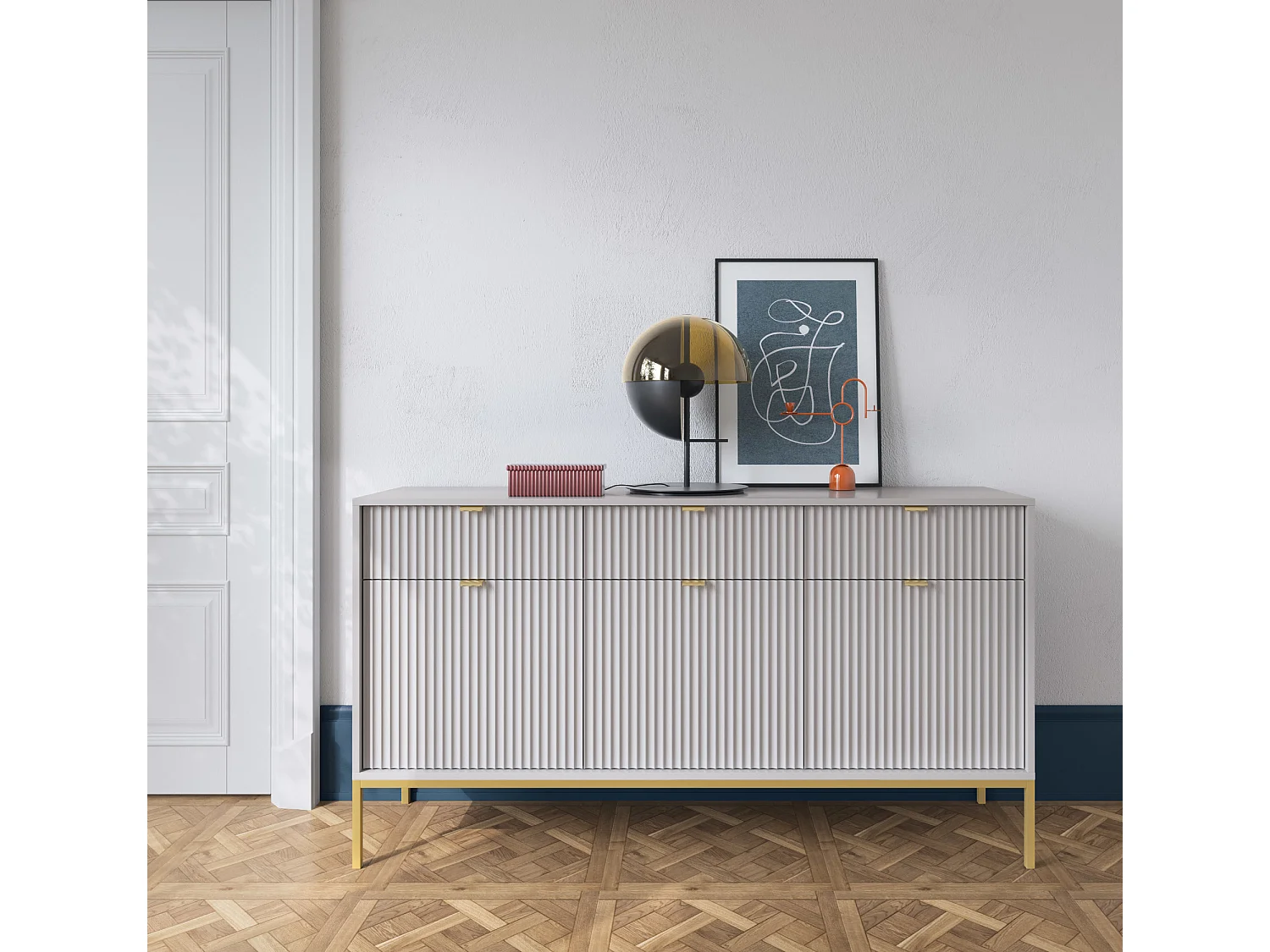 Komoda Elegancka DomoHome NOVA – 154x83x39cm, fasada Geriffelt, złote uchwyty, uniwersalny design, 3 szuflady i 3 drzwi, Szara rama złota