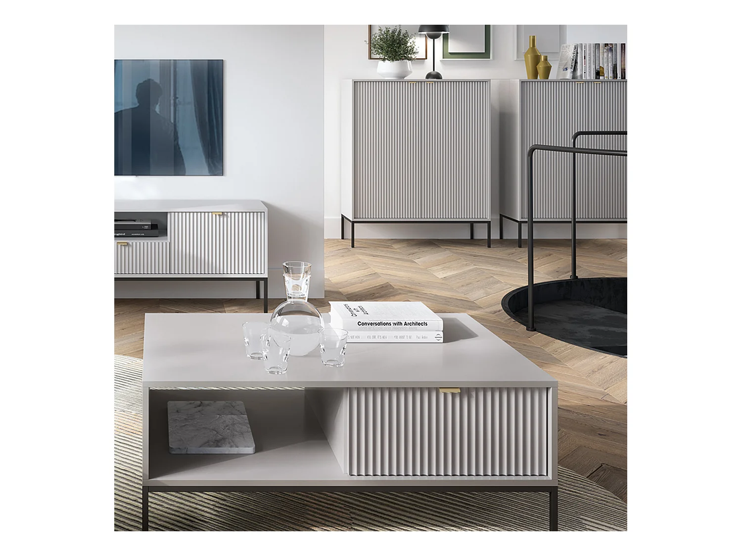 Table Basse Élégante DomoHome NOVA – Avec accent doré, Tiroir moderne en MDF, Pieds métal noirs, Design minimaliste, Gris, 104x104x46cm