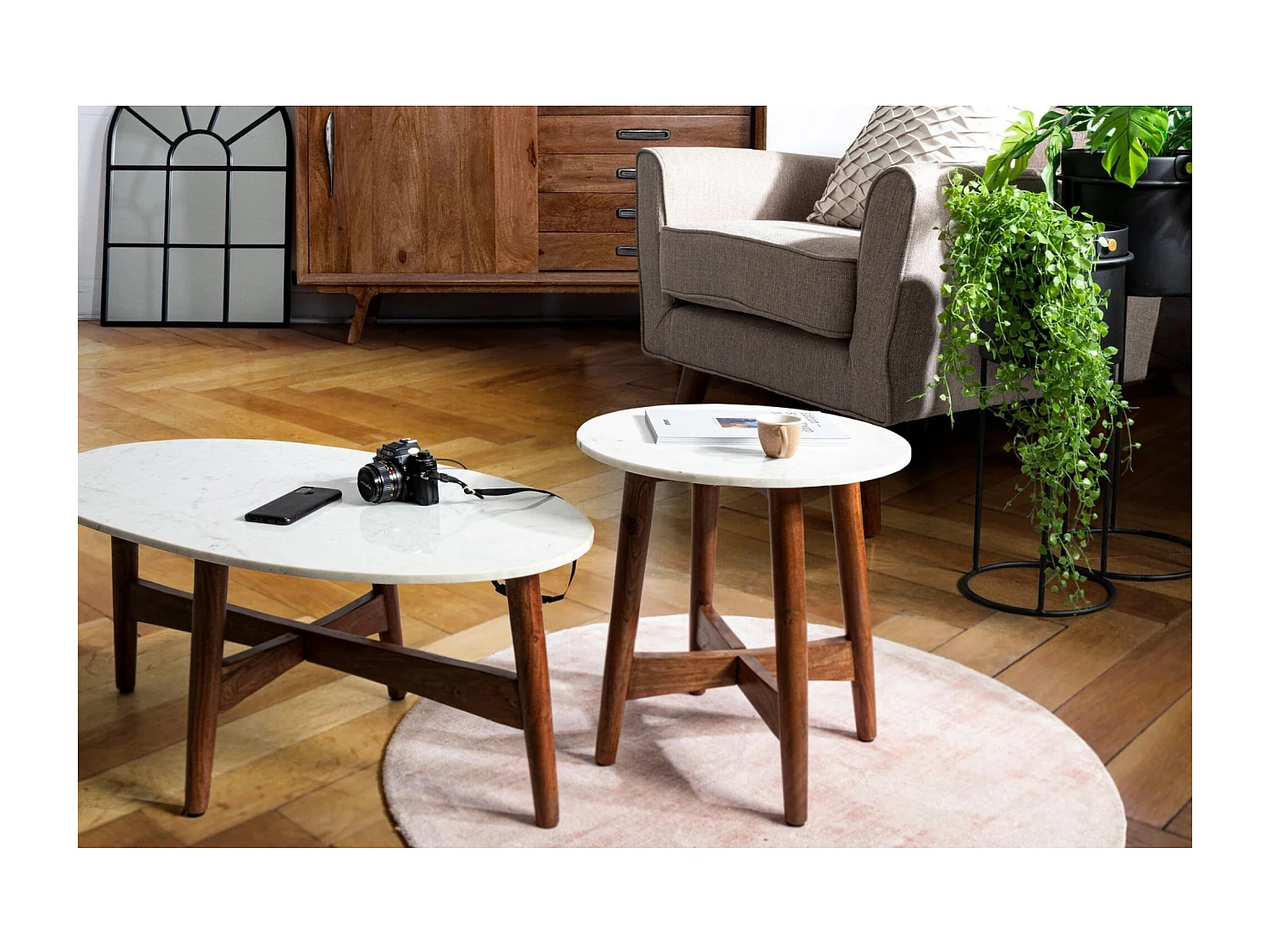 Table basse ovale vintage en manguier et marbre blanc L70 - BLANY