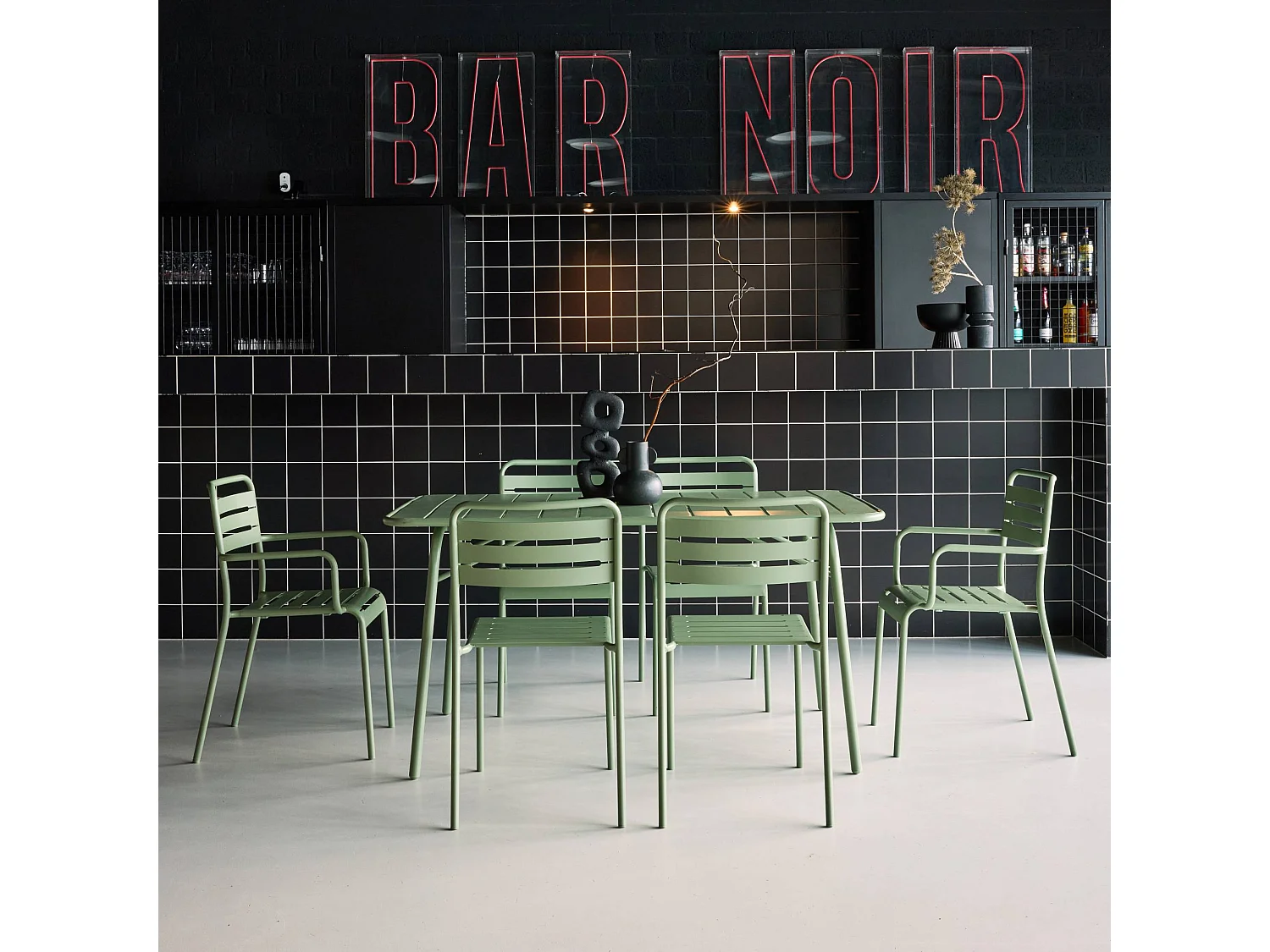 Table de jardin pliante métal + 6 assises 2 fauteuils 4 chaises. Amelia. vert. 141.2 x 80 x 72.5cm