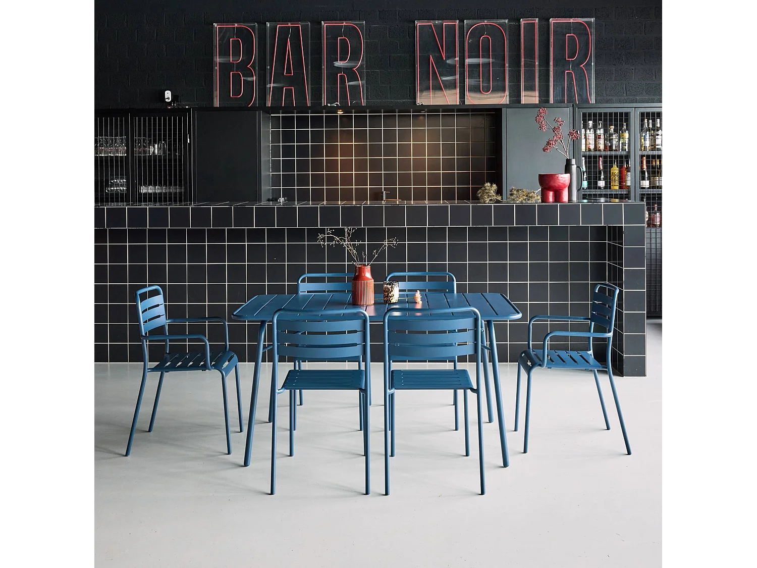 Mesa de jardín plegable de metal con 2 sillones y 4 sillas azul marino