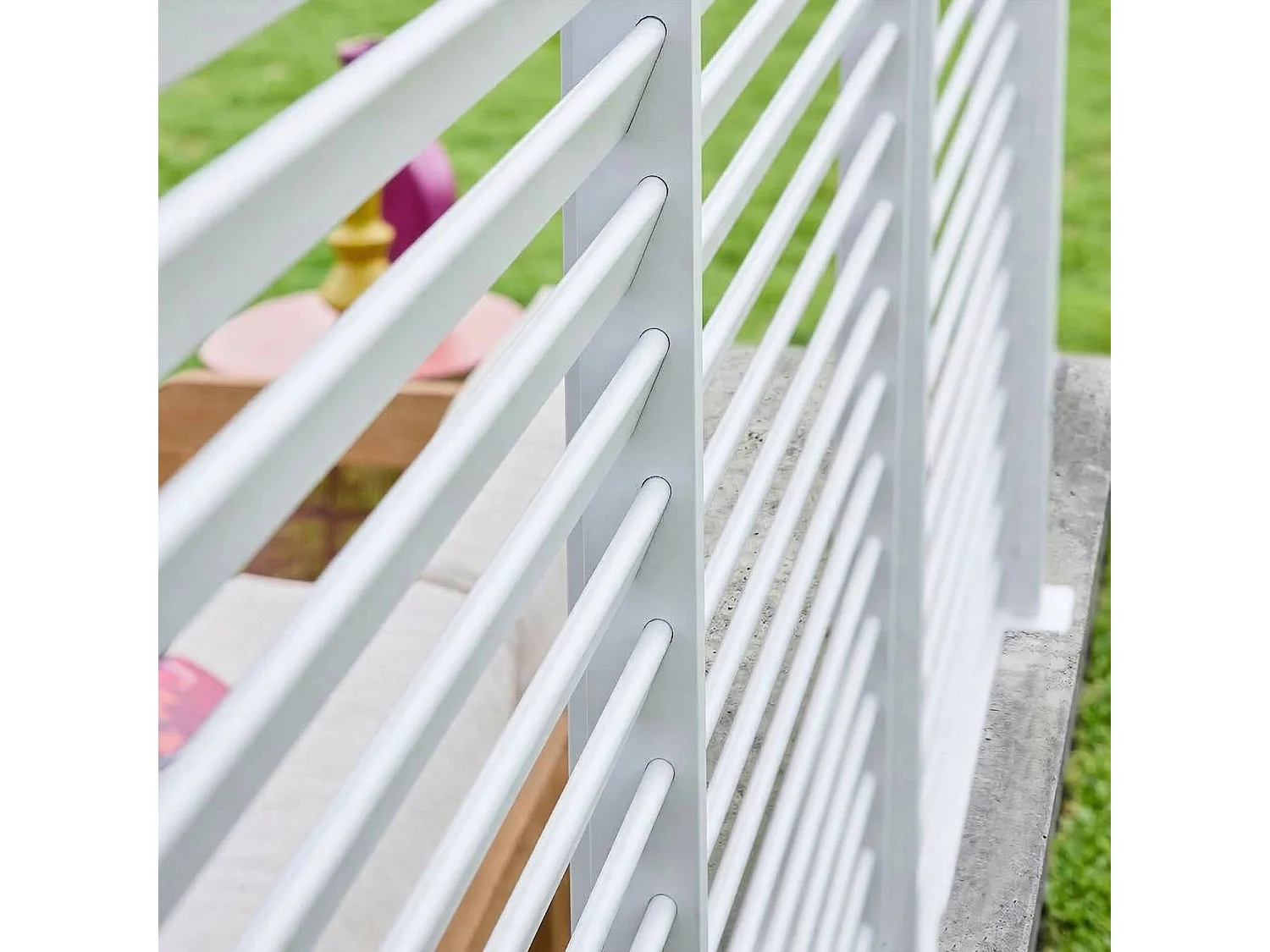 Pérgola bioclimática de aluminio 3x4m + 3 persianas de 130cm blanco