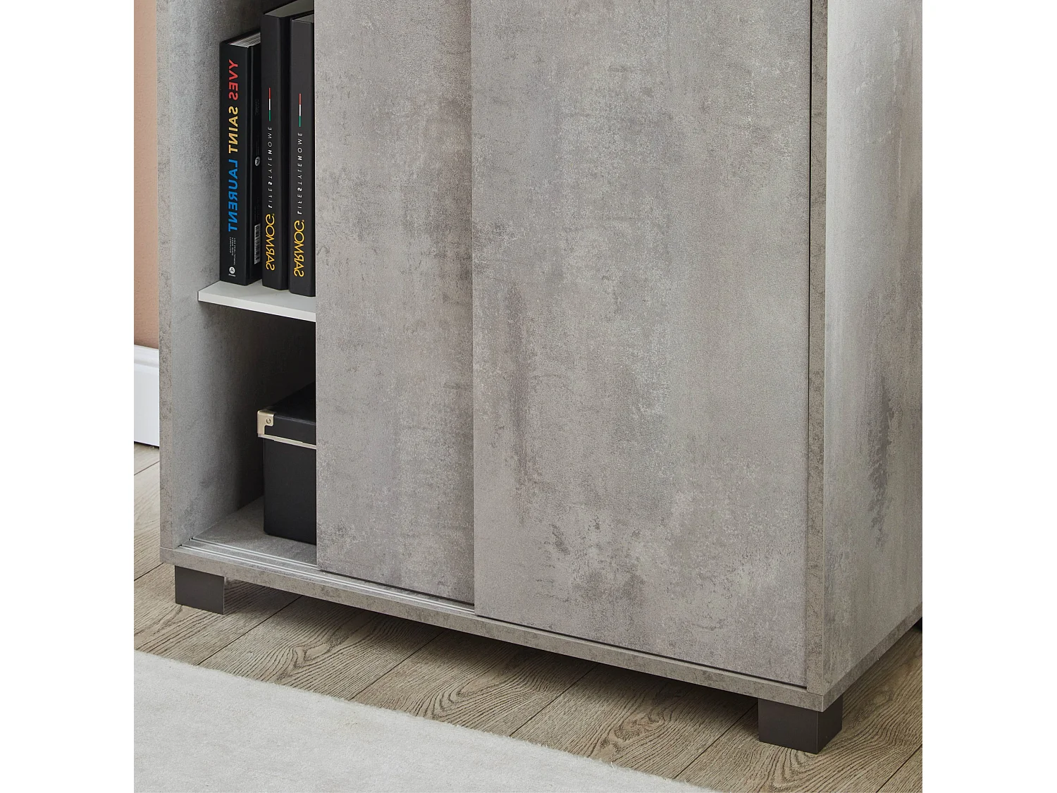 Armadio con ante scorrevoli e ripiani cemento A798CECEK