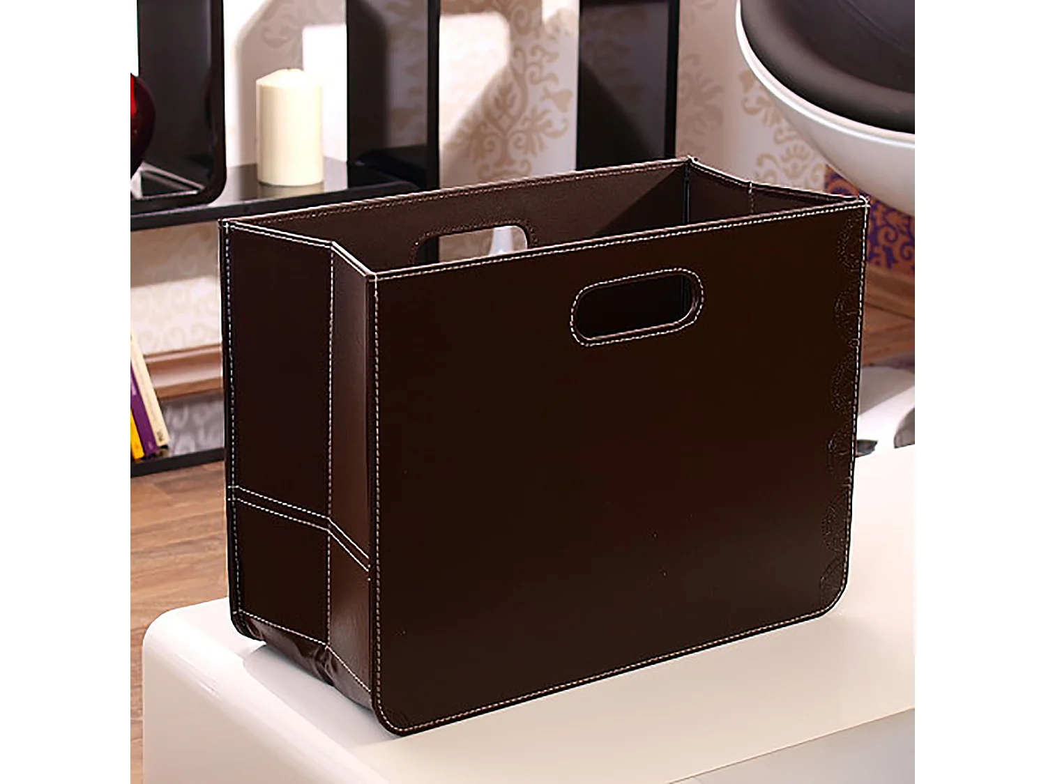 PANIER À JOURNAUX Affaires cuir synthétique Brun