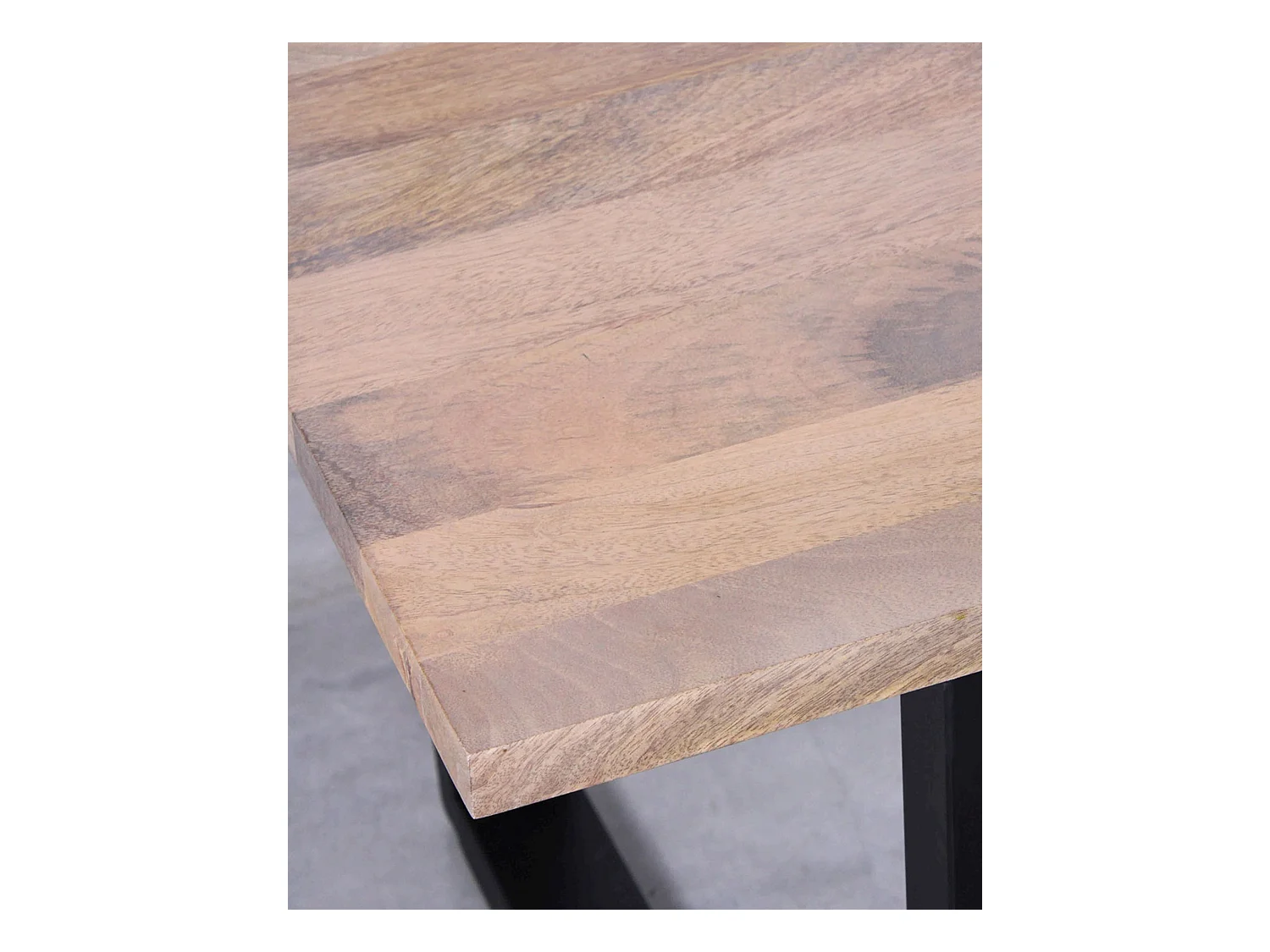 Tavolo da pranzo in mango e metallo