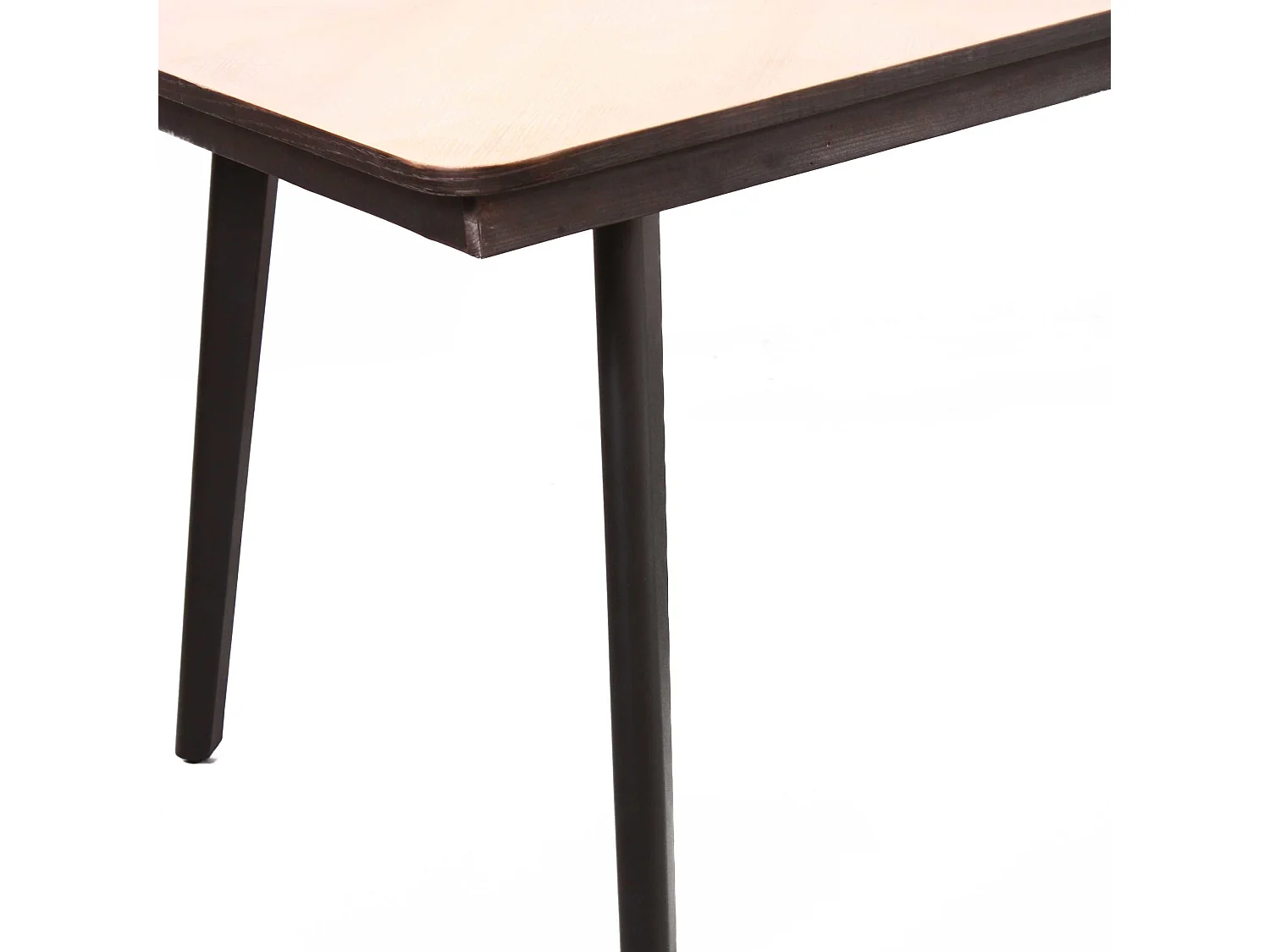 Tavolo da pranzo in legno e metallo