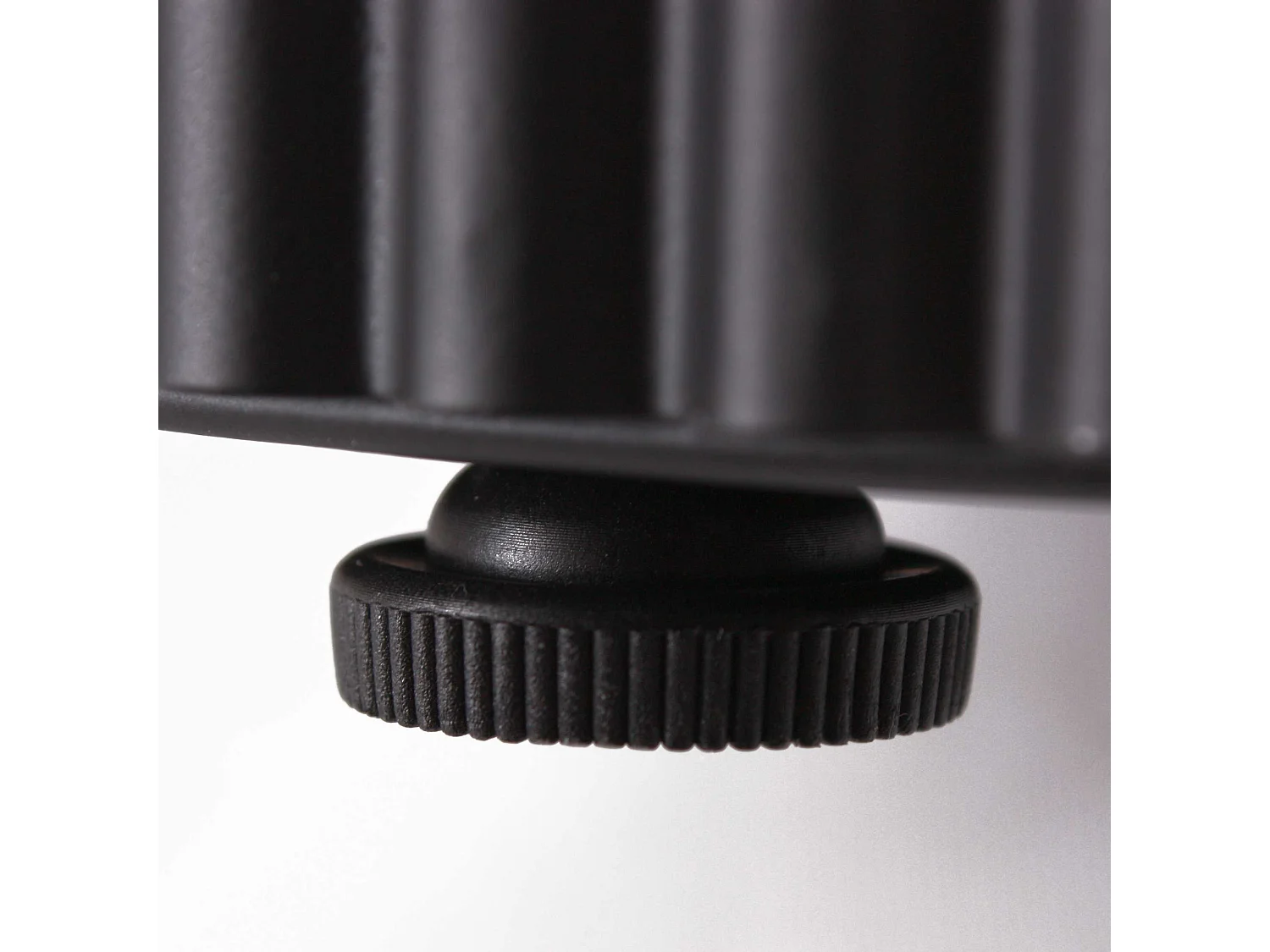 Tavolino da caffè in metallo nero