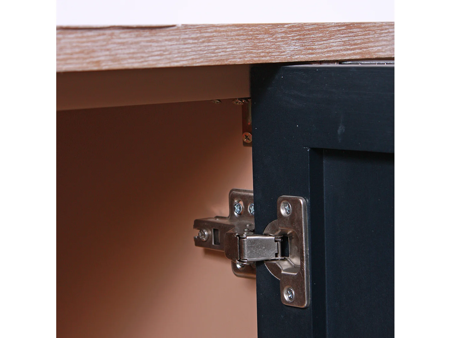 Credenza rettangolare a due ante in legno marrone "Bangkok" stile esotico con design intagliato