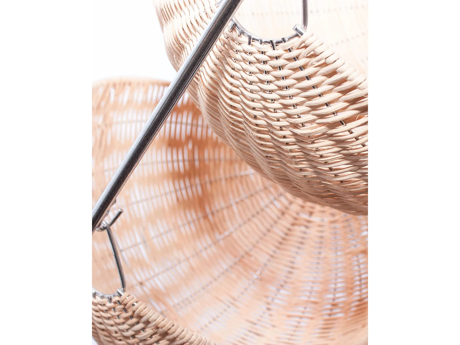 Cesto portafrutta in rattan e acciaio