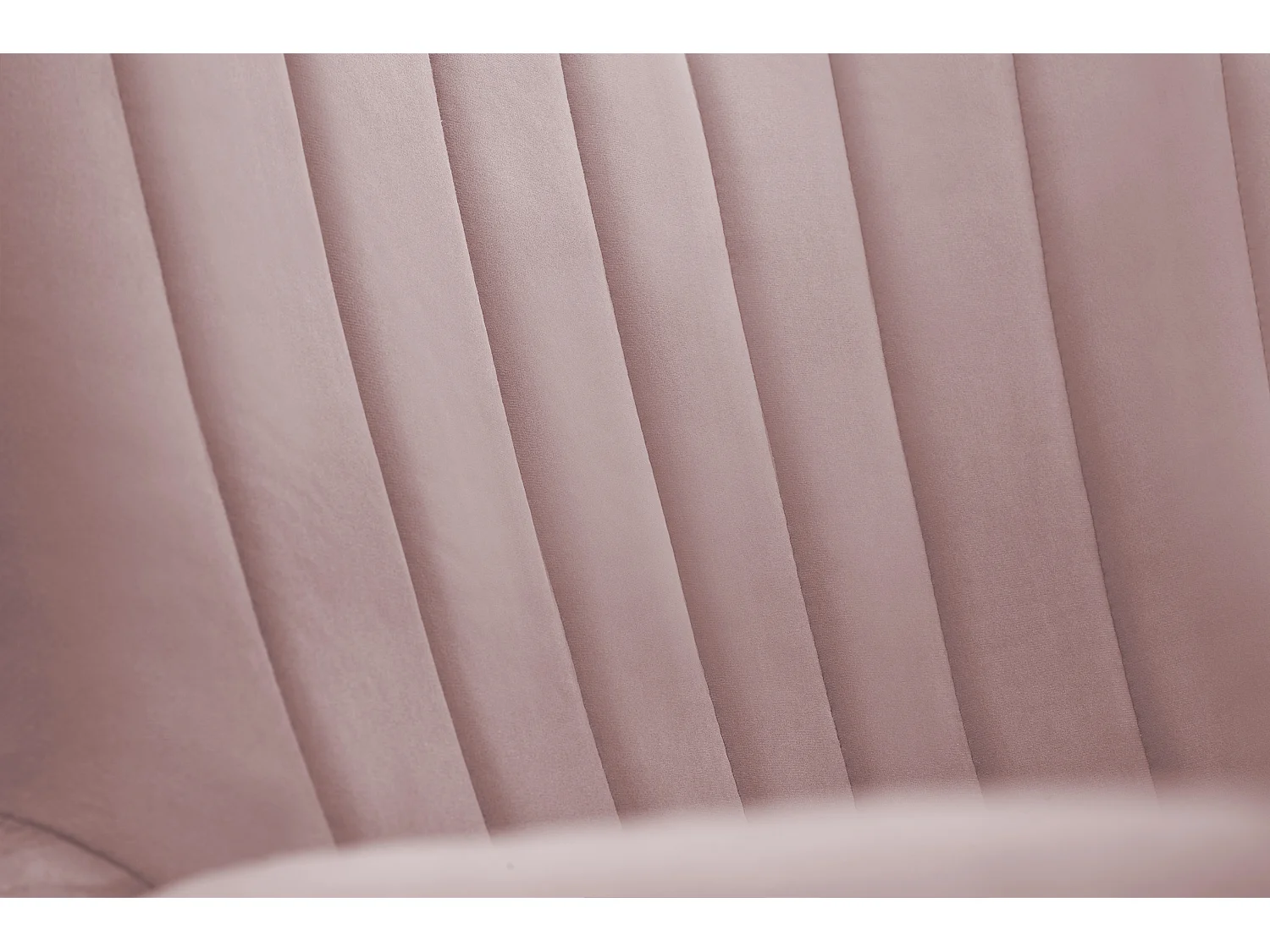 Ted fauteuil van Velluto – Elegante fluwelen stoel, hoge rugleuning, brede zitting, zwarte houten poten, 76x78x100 cm, Poederroze