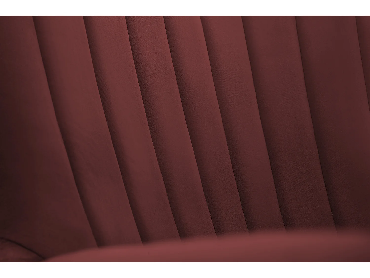 Ted fauteuil van Velluto – Elegante fluwelen stoel, hoge rugleuning, brede zitting, zwarte houten poten, 76x78x100 cm, Kastanjebruin