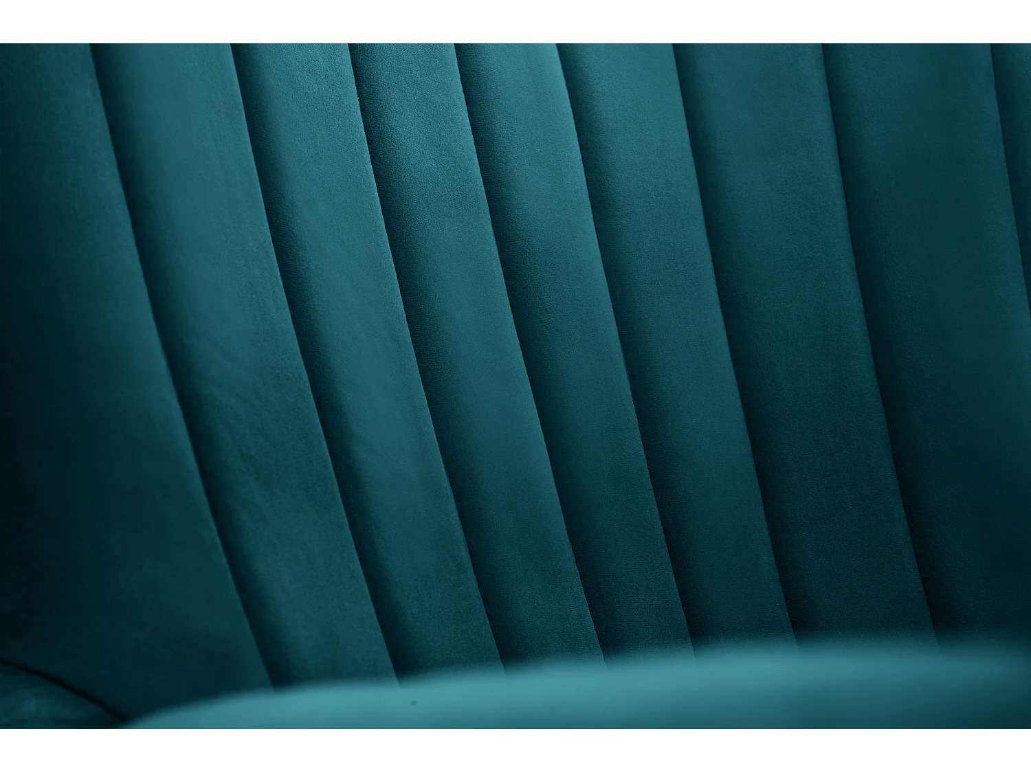 Ted fauteuil van Velluto – Elegante fluwelen stoel, hoge rugleuning, brede zitting, zwarte houten poten, 76x78x100 cm, Turquoise