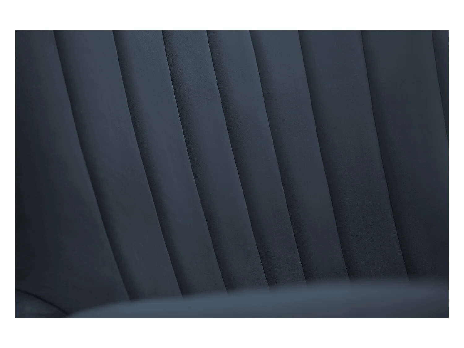 Ted Sessel aus Velluto-Stoff – Eleganter Samtsessel mit hoher Rückenlehne, breiter Sitzfläche & schwarzen Holzbeinen 76x78x100cm MARINE