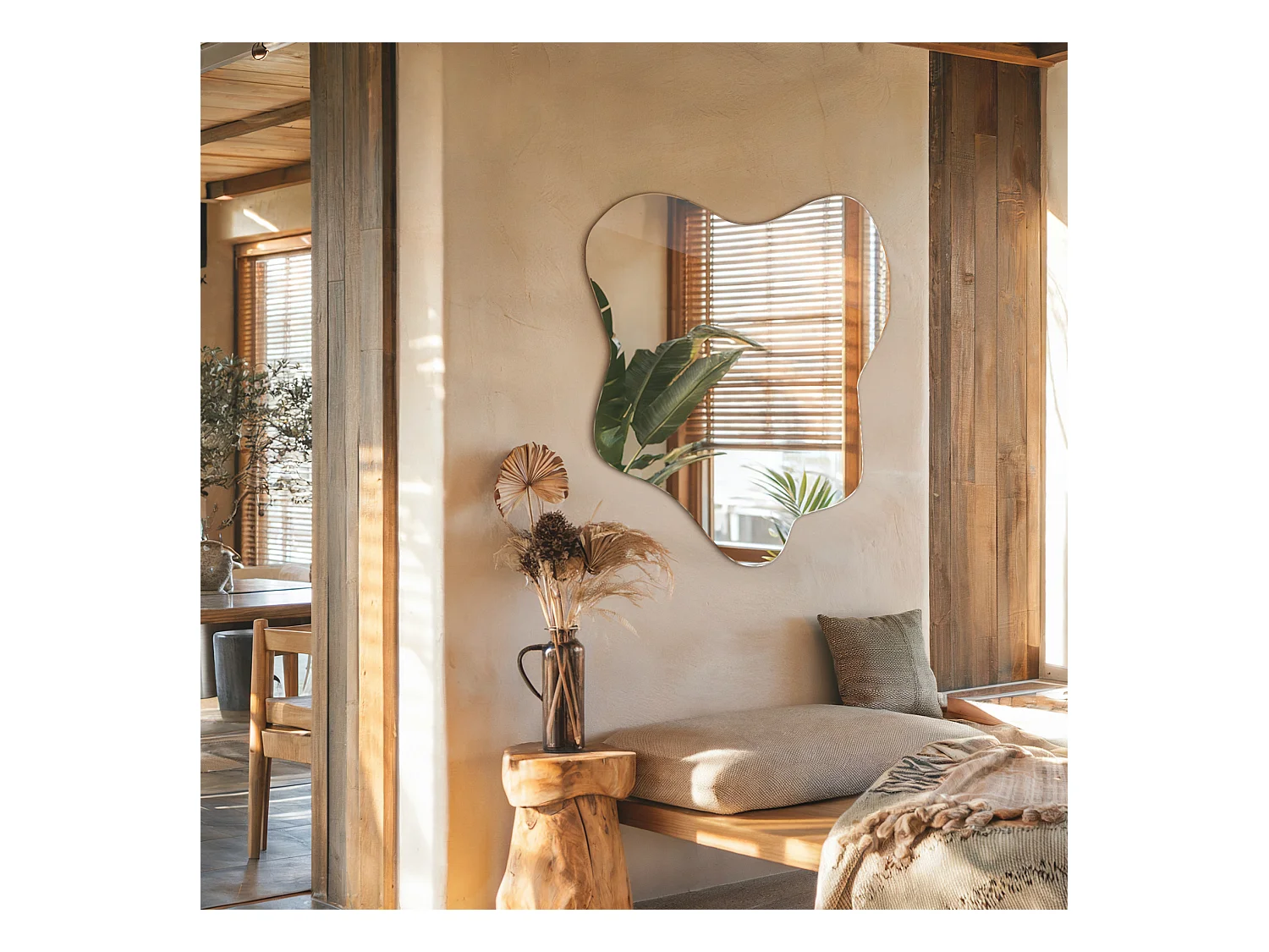 Fließender und unregelmäßiger dekorativer Spiegel, ideal für eine künstlerische Note - 77,3 cm x 76,6 cm