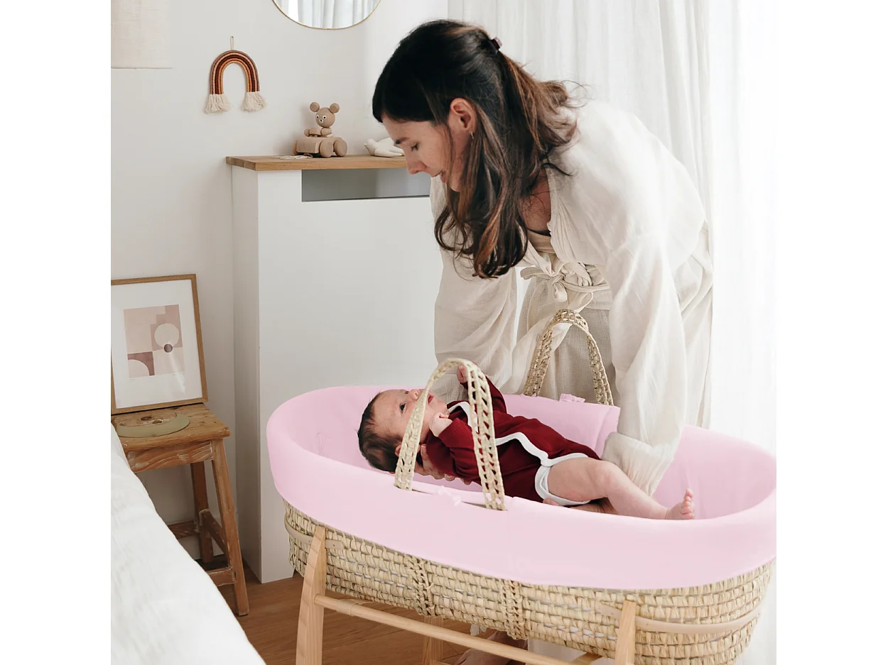 Babytragekorb mit Holzgestell