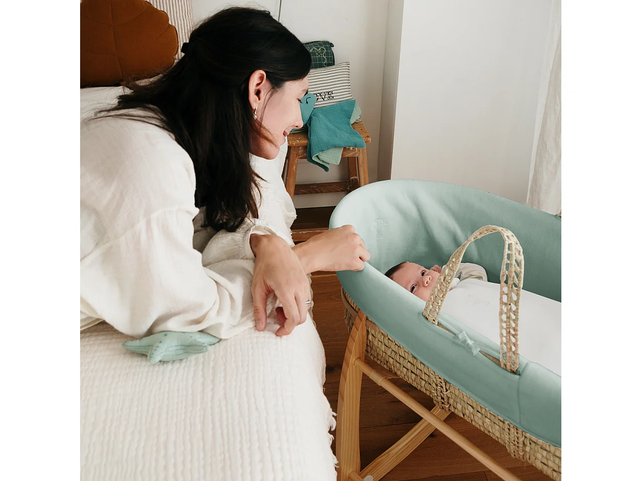 Moisés de Hojas de Palma con Funda de Algodón Orgánico Verde Bosque